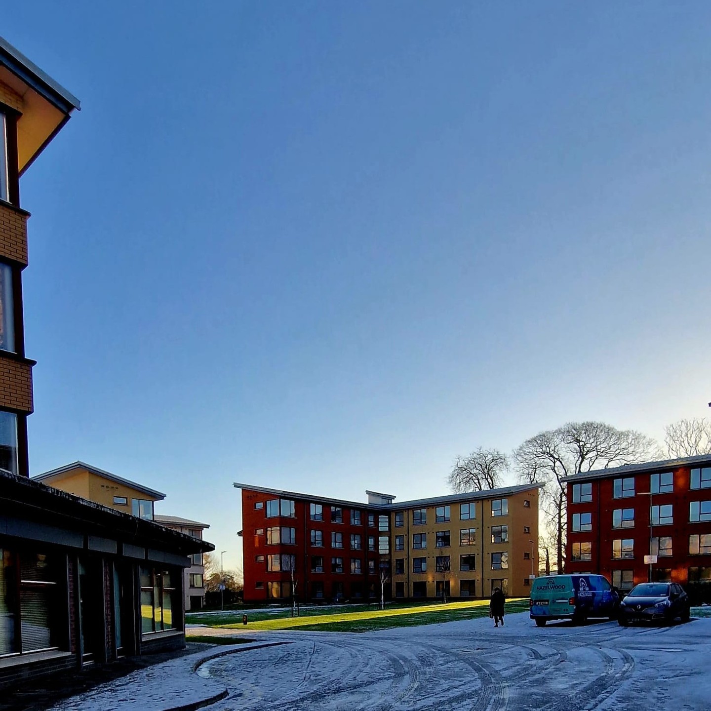 It's a cold one....the sun battling to get through. Keep warm everyone! Winter has arrived in Hazelwood. #student #uni #xmas #winter #snow