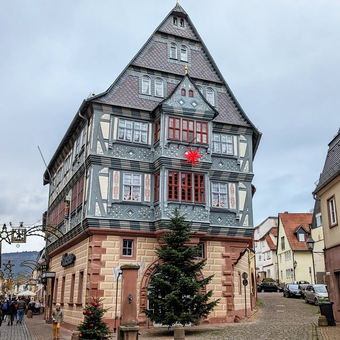 We enjoyed seeing today what some say..the oldest Hotel in Germany. It's a beautiful hotel and restaurant.
#germany🇩🇪 #miltenberg #emeraldmoments