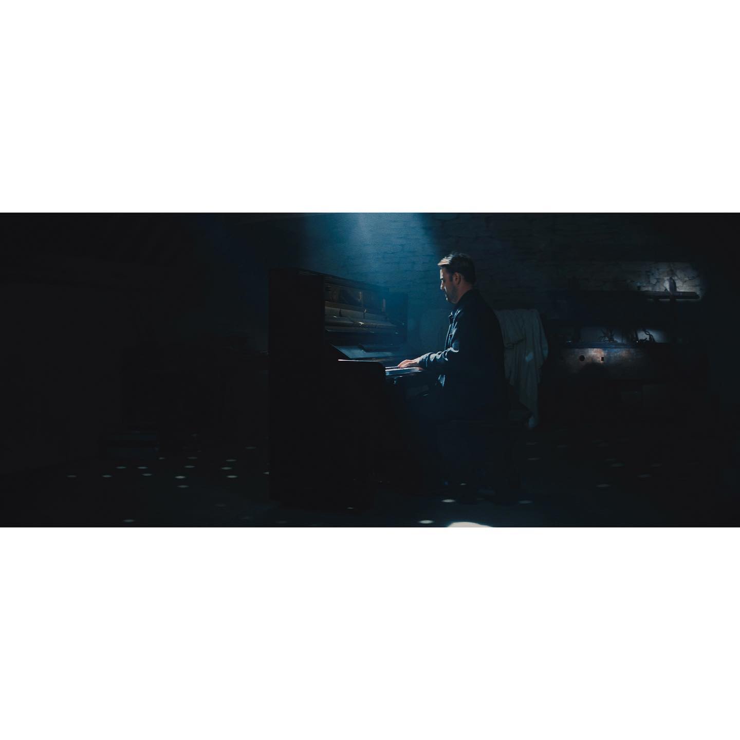 Few frames from a recent music vid for my big bro @elliottjacquesmusic for @deccarecords ❄️ 
Shot on @sony Venice with @pstechnik Kowa Evo Anamorphic glass 🎥 lighting kit by @pacerentals 💡
Directed/ Shot/ Edited by myself
Produced by: Daniel Coley
Production Coordinator: @ryanj_harvey 
Production Assistant: @franpearsonx 
1st AC/ steadicam op: @richbertenshaw 
2nd AC: @lukeflahertycine 
Gaffer: @danhilltout_dp 
Art director: @lauramoss.stylist 
Hair & Makeup: @eva.artdept 
Colourist: @mattgentleman_dop
-
-
-
-
-
#cinematography #cinematographer #dop #dp #filmmaker #filmmaking #film #camera #cameraassistant #directorofphotography #sonyvenice #anamorphic #musicvideo #musicvideos