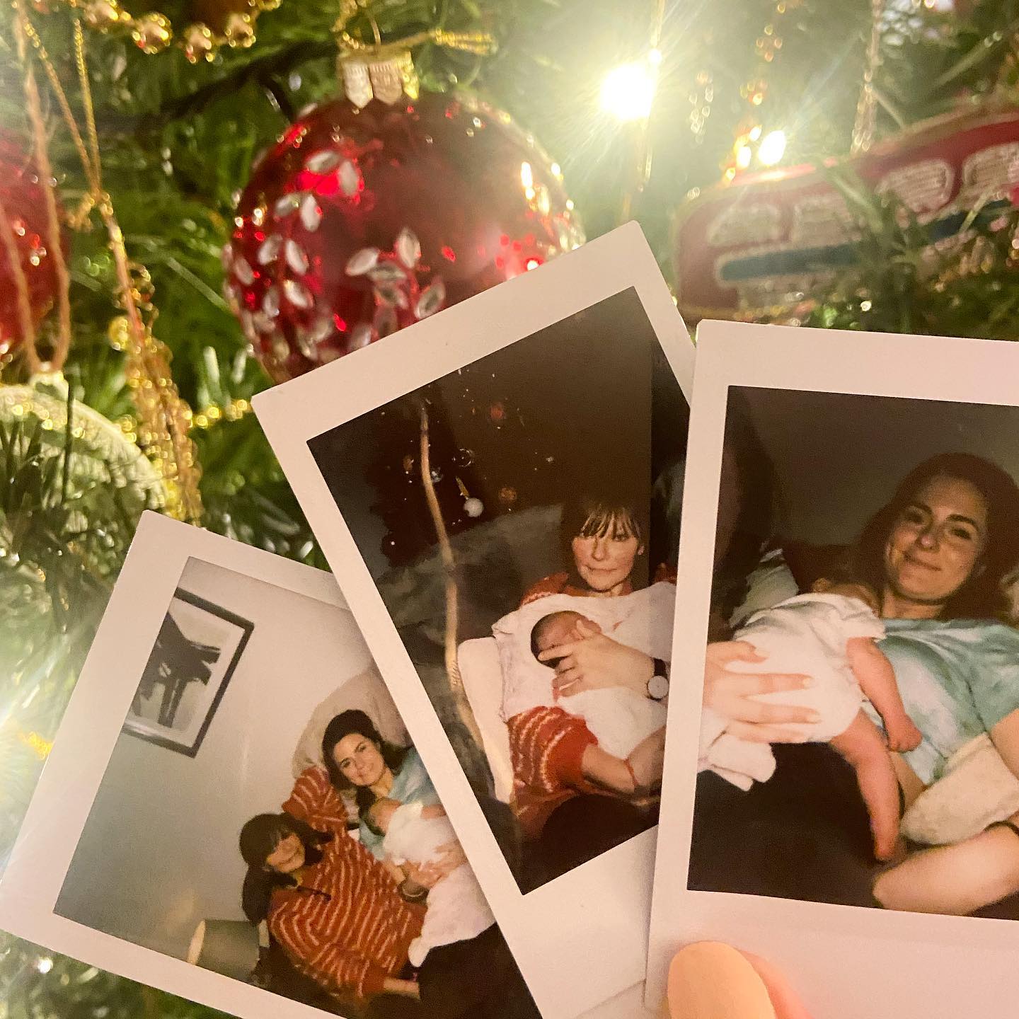 The best Christmas gift of all was becoming an auntie 🥺 The most perfect Harper girl with the bestest parents 🤍🤍