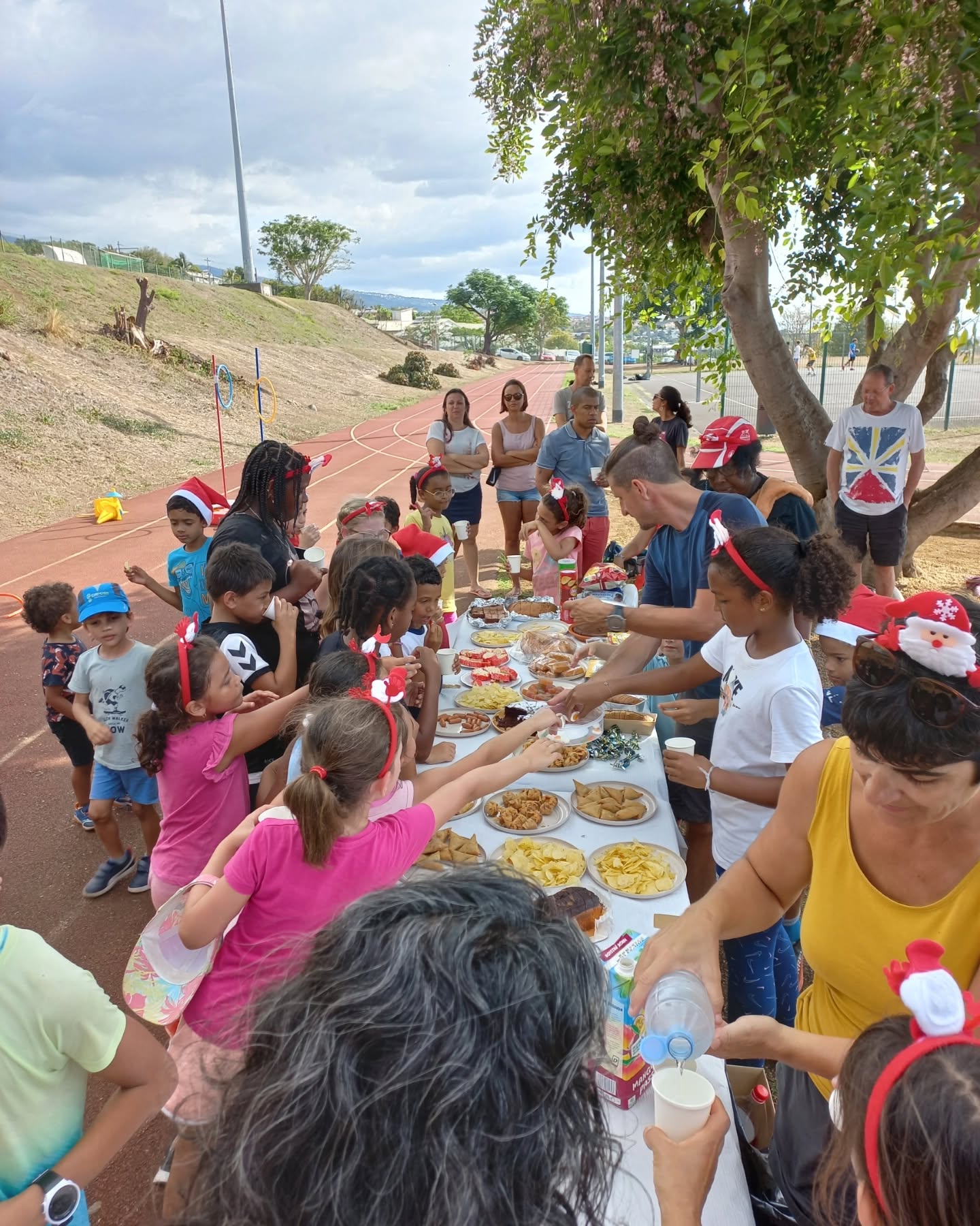 Voici quelques images du pot de fin d'année qui s'est déroulé au club Mercredi 14 Décembre 2022. Bonne vacances à tous !