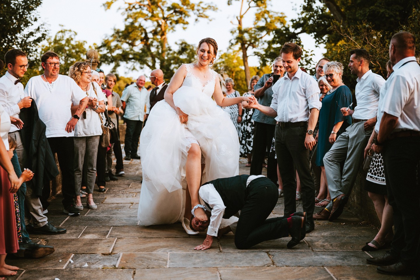 Hochzeit von Jenny&Ralf..
#hochzeitsfotos #hochzeitsfotograf #hochzeitsreportage #weddingpics #weddingphotography #brautpaar #brautkleid #lookslikefilm #hochzeitsfotoswürzburg #hochzeitsfotografiewürzburg #hochzeitsfotografwürzburg #gettingready #bride #weddingballoons #strumpfband #hochzeitsfotografie #brideandgroom #schlossatzelsberg #Trauung @schloss.atzelsberg