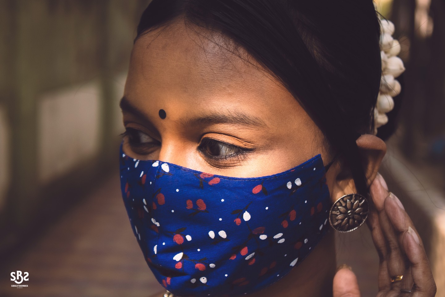 The eyes are the only sea that you can drown in to live, and get lost in it to be found.
.
.
.
.
✶ Face - @taniamannainsta
.
.
.
.
.
.
★ For booking and query:⠀⠀⠀⠀⠀⠀⠀⠀⠀⠀
✆ Whatsapp/Call - 9051211651
❂ www.subhajitbhowmick.com
• Portraits • Fashion • Products •⠀⠀⠀⠀⠀⠀⠀⠀⠀⠀⠀⠀⠀⠀⠀
----------------------------------------------
.
.
.
.
.
.
.
.
✶ f/5.6
✶ 1/640 sec
✶ ISO-800
✶ Focal length 55 mm
⠀⠀⠀⠀⠀
Subhajit Bhowmick
ᵖʰᵒᵗᵒᵍʳᵃᵖʰʸ
⠀⠀⠀⠀⠀⠀⠀⠀⠀⠀
© ᴬⁿʸ ᵘⁿᵃᵘᵗʰᵒʳⁱᶻᵉᵈ ᵘˢᵉ ᵒᶠ ᵗʰᵉ ⁱᵐᵃᵍᵉ ⁱˢ ˢᵗʳⁱᶜᵗˡʸ ᵖʳᵒʰⁱᵇⁱᵗᵉᵈ
#portraitphotography #photography #photooftheday #love #instagood #instagram #photo #picoftheday #like #photographer #beautiful #follow #art #fashion #photoshoot #likeforlikes #instadaily #model #me #smile #style #instalike #happy #likes #myself #followme #followforfollowback