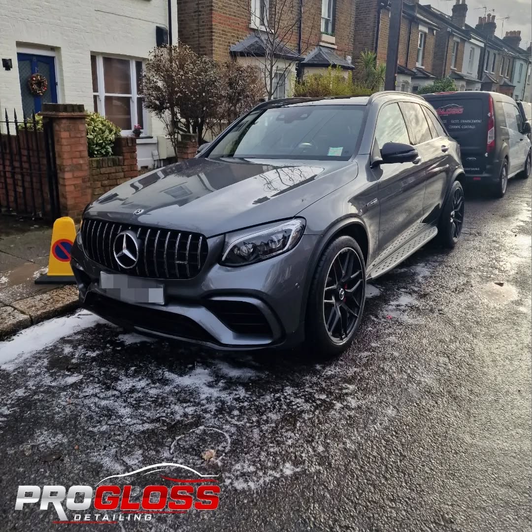 Some gangster vibes coming from this #mercedes #gleamg, in for its first Maintenance Valet after a 1 year ceramic from @coatingfarm being applied last month
Book now
⬇️⬇️⬇️
💻 www.proglossdetailing.co.uk
📞 07511 041762
📨 info@proglossdetailing.co.uk