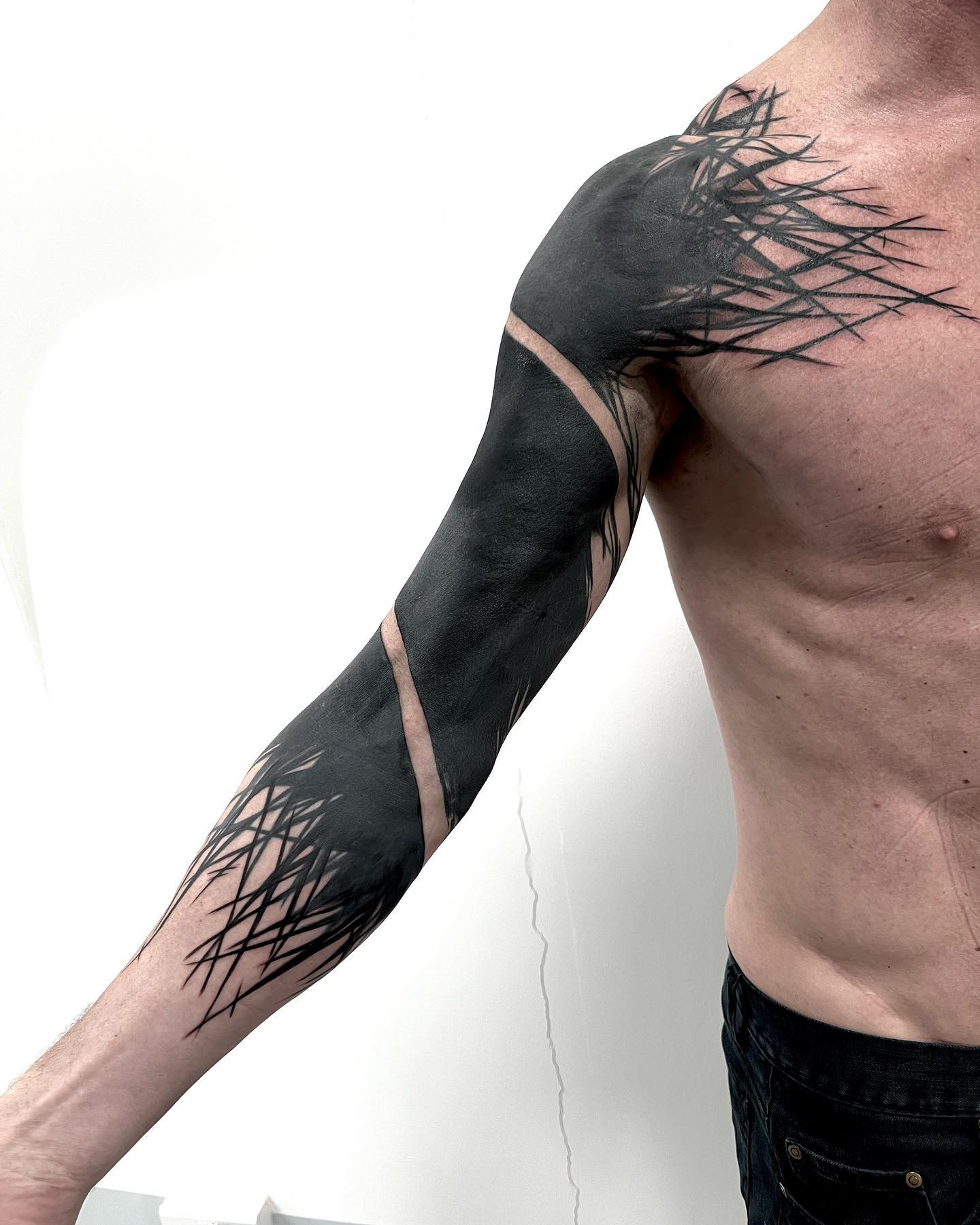 On Daniel !! #black #blackworkets_tattoo #blackworkers #singaporetattoo #oddtattooer #inktattoo #ink #tattoo #tattoos