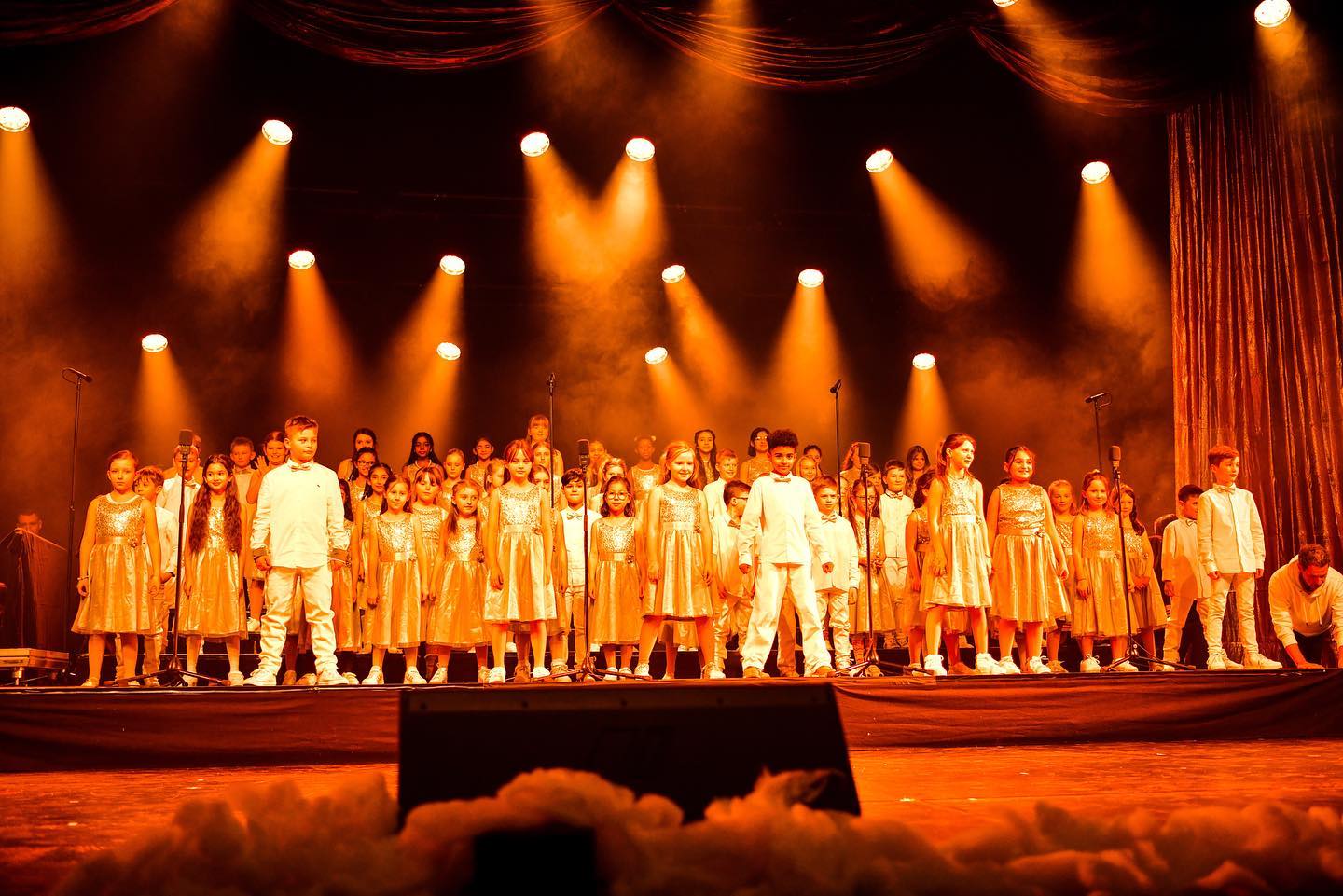 Ready. Set. GO!!!!!
#kidsofthelight #christmas #sing #ptl @gospelprojektruhr