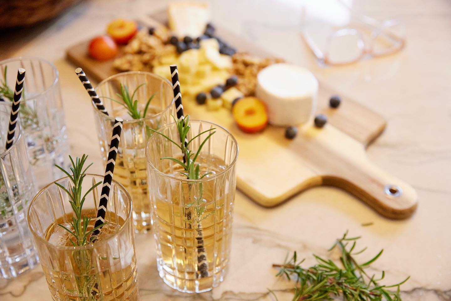 @willemseyewear we are already involved in the training for New Year’s Eve… #gettingready #whatsyourfavoritdrink