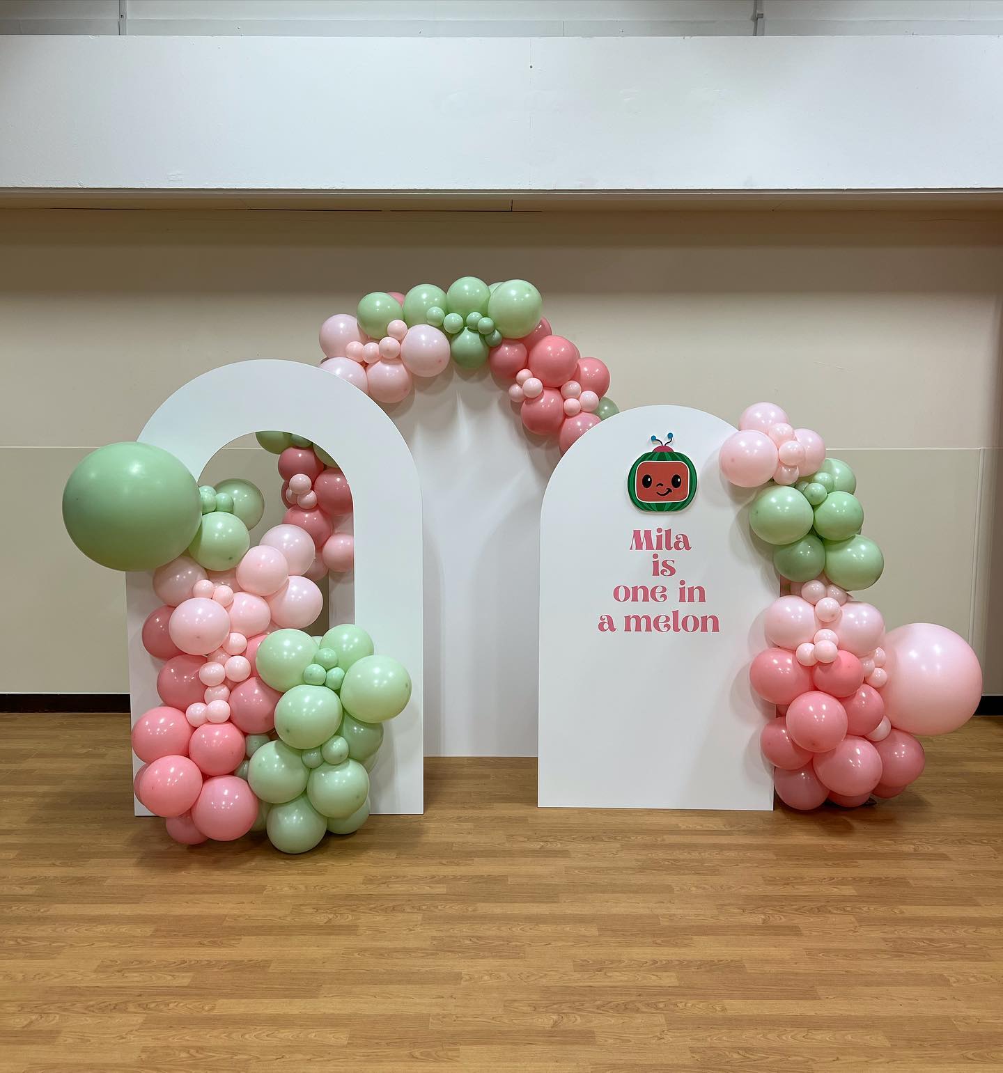 Mila is One 🍉 Set of 3 sailboards we used for our client 😍 Absolutely loving the cocomelon theme! Our new sailboard backdrops can be personalised with any message or theme! Get in touch to book us in for your event!
.
.
.
.
#cocomelon#cocomelonparty#cocomelon#birthdayballoons#bubbleballoons#balloons#babyshower#baby#birth#celebration#gift#party#celebrationgift#baby#ballooninabox#present#lockdownpresent#ballooninabox#birthdaypresent#ordernow#happybirthday#celebrate#buckinghamshire#mothersday#balloonsgarlans#garland#smallbusines#exhibitionballoons#exhibitionsetups