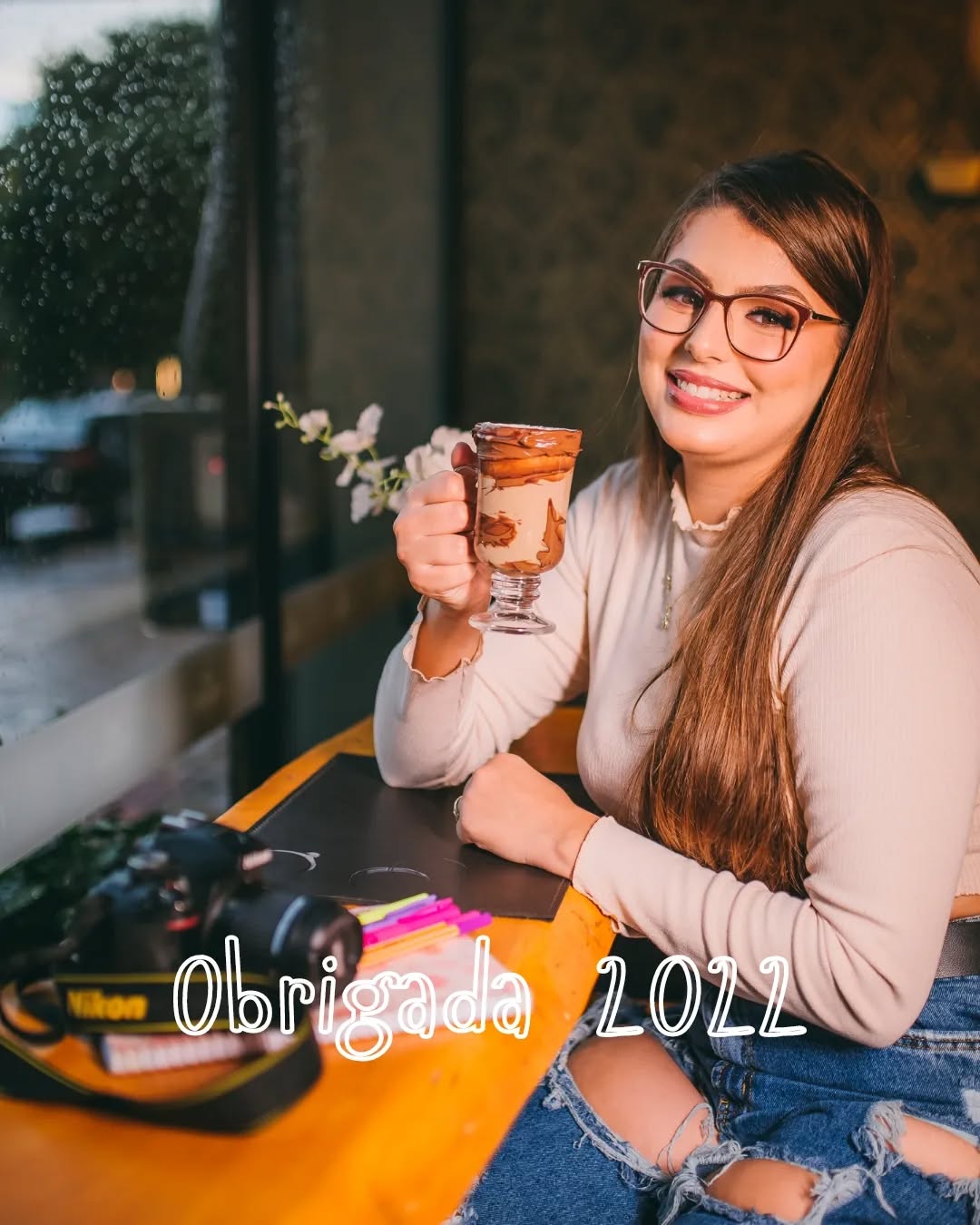 Primeiro dia do ano e eu só quero agradecer a Deus esse ano que se passou que foi incrível, um dos melhores da minha vida, troquei o certo pelo duvidoso, que foi o meu trabalho, e aqui estou vivendo nesse mundo digital e também na minha profissão de fotógrafa que eu amooo ❤️
Tive muitas conquistas pessoais e principalmente profissionais, entre elas, me formei na faculdade que eu quis, fui em lugares que sempre quis ir para me divertir, fiz um ensaio profissional, e lógico que conquistei muitas coisas boas para estar trabalhando de forma mais tranquila.
Trabalhar com as mídias sociais me traz uma liberdade profissional que sempre quis e hoje estou vivendo tudo isso e é só o começo!
#fotografiasdljuliana #conquistas #obrigada2022 #vem2023