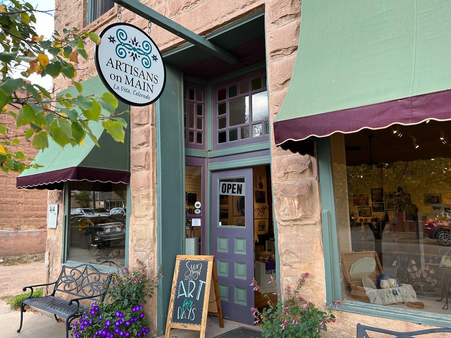 A huge Thank You to everyone who supported the artists showcased in Artisans this past year!! Looking forward to 2023 and another successful year!! May the New Year bring everyone success and happiness … 💜