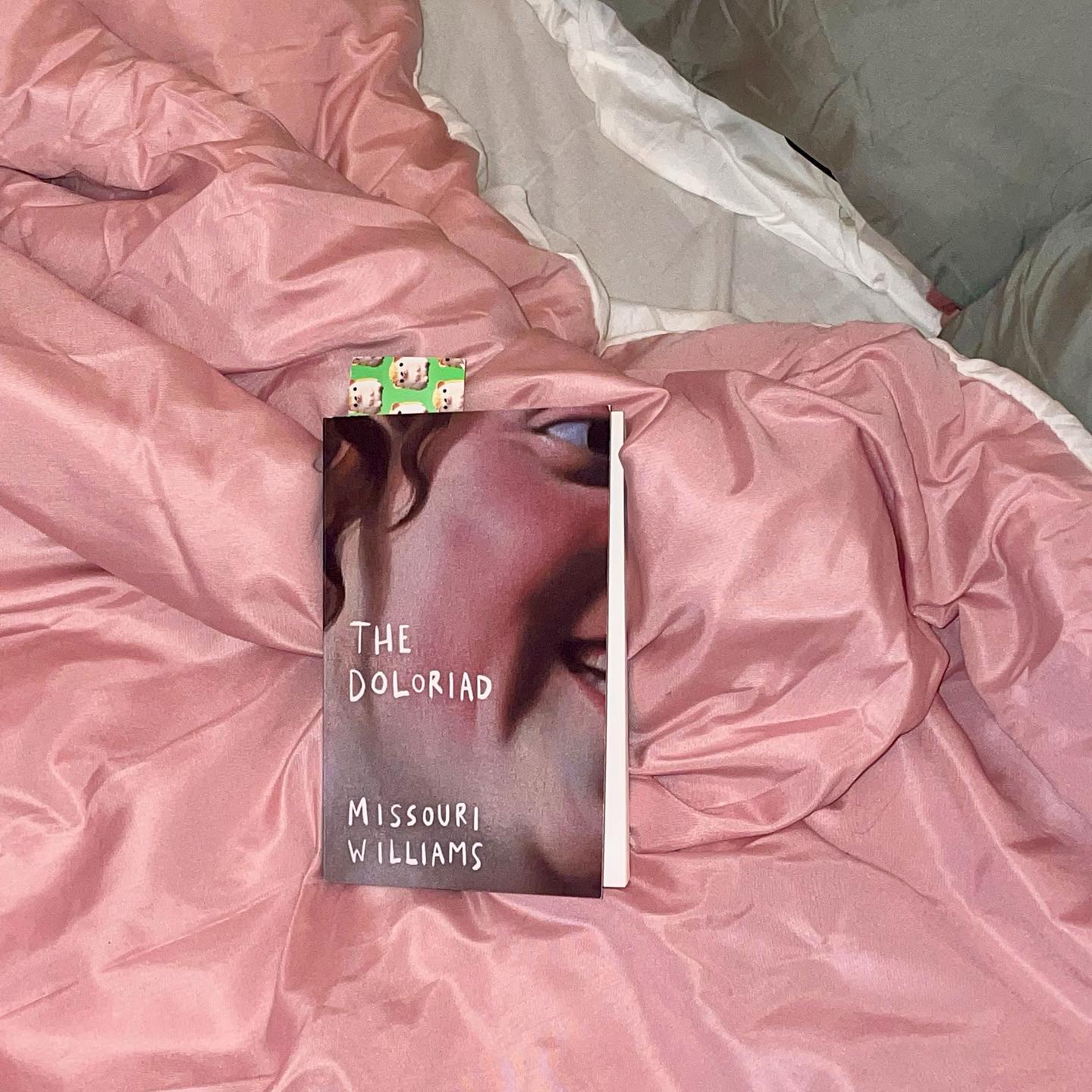 Happy New Year everyone! 🥳 A new year means new books to read. What’s everyone’s fist book of the year?
#book #read #readersofinsta #booksofinstagram #bookworm #booksofinsta #readersofig #literature #bookish #bookaesthetic #bookworm #currentlyreading #thedoloraid #dystopian