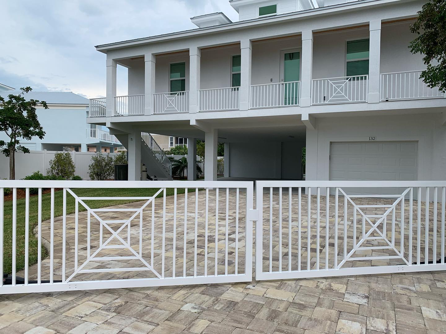 Double swing Aluminum gates w/ solar powered gate operators & remote access Wi-Fi capability. #solarenergy #aluminum #knowafenceguy #knowafenceco