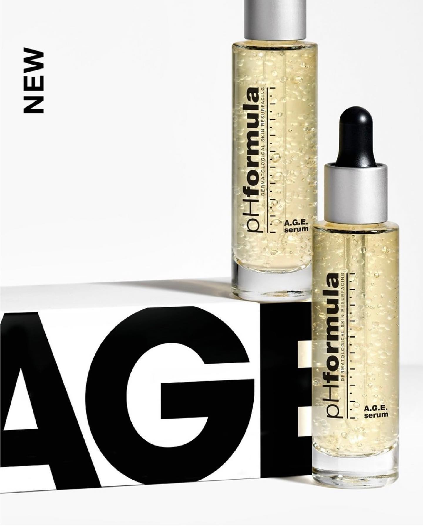 Huden din kommer til å elske pHformulas nye A.G.E. serum og dets 8️⃣ fordeler 👇🏻
▪️Reduserer fine linjer og rynker
▪️Gjenoppretter hudens metabolisme
▪️Oppstrammende og reparerende
▪️Gjenoppretter hudens mikroflora
▪️Minsker tegn på tretthet
▪️Forbedrer mørke ringer og hevelser
rundt øynene
▪️Forbedrer hydrering mens den fyller på
hudens fuktighetsreservoarer
▪️Anbefalt for alle hudtyper
Dette fuktighets-gjennomvåtende, antialdringsserumet er fullpakket med aktive ingredienser som nærer og gjenoppretter hudens naturlige mikroflora, samtidig som det synlig reduserer forekomsten av aldring. Serumet er ikke syrebasert men inneholder bobler av innkapslet olje som fyller huden med masse fuktighet 💦
#TemaHud #formerennvelvære #Asker #Nesbru #hudpleie #hudpleietips #hudpleieprodukter #hudpleierutine #hudpleiesalong #phformula #phformulanorge #ageserum #antiage