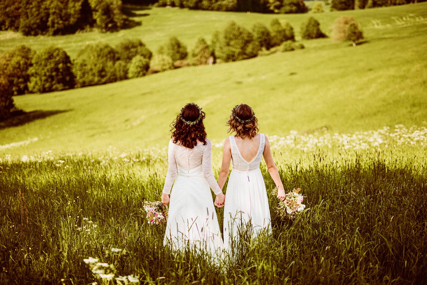 Hochzeit von Naima & Anna..
#hochzeitsfotos #hochzeitsfotograf #hochzeitsreportage #weddingpics #weddingphotography #brautpaar #brautkleid #lookslikefilm #hochzeitsfotosfrankfurt @hofguthohenstein #hochzeitsfotografiefrankfurt #hochzeitsfotograffrankfurt #brides #brautkleid #hochzeitsfotografie #frankfurt #brideandgroom #brautundbräutigam #schlosshotelkronberg #storytellingphotography #storytelling #hochzeit2023 @top.wedding.photos