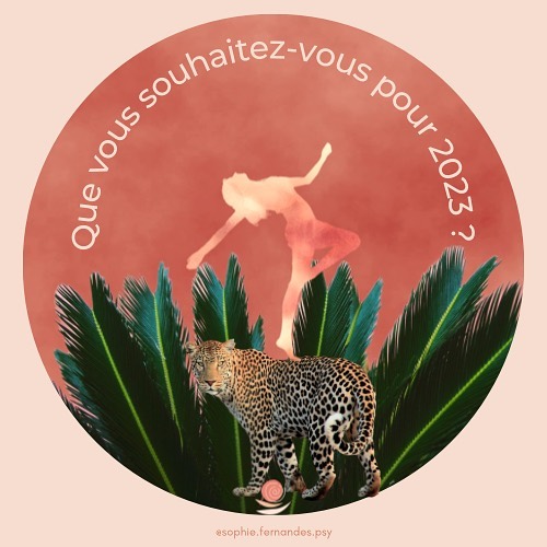 Quel est le point commun entre la nouvelle année et la culture ? Ce sont des seuils
•
Etre touché par une musique, une illustration, un texte, une sculpture, un dessin sur une serviette,… met en relation notre monde intérieur avec le monde extérieur. Ces objets culturels matérialisent un seuil, une frontière, une traversée • Entre nous et le monde •
Winnicot, pédiatre et psychanalyste anglais, qui a conceptualisé l’« objet transitionnel » (le doudou) nous explique que la culture est un réservoir d’espaces transitionnels.
•
Écrire, dessiner, chanter, jouer,… serait bien plus qu’un loisir ou un travail. Il s’agirait d’un accès privilégié, une sorte de gps, un langage qui nous met en contact avec quelque chose du monde de l’Autre.
•
Quels sont vos langages de contact favoris entre vous et le monde ?
•
•
Toutes les informations pour me contacter sur mon site (lien en bio).
#therapie #psychocorporelle #winnicot #objettransitionnel #bonneannée #changement #psychanalyse
#ustaritz #anglet #bayonne #biarritz