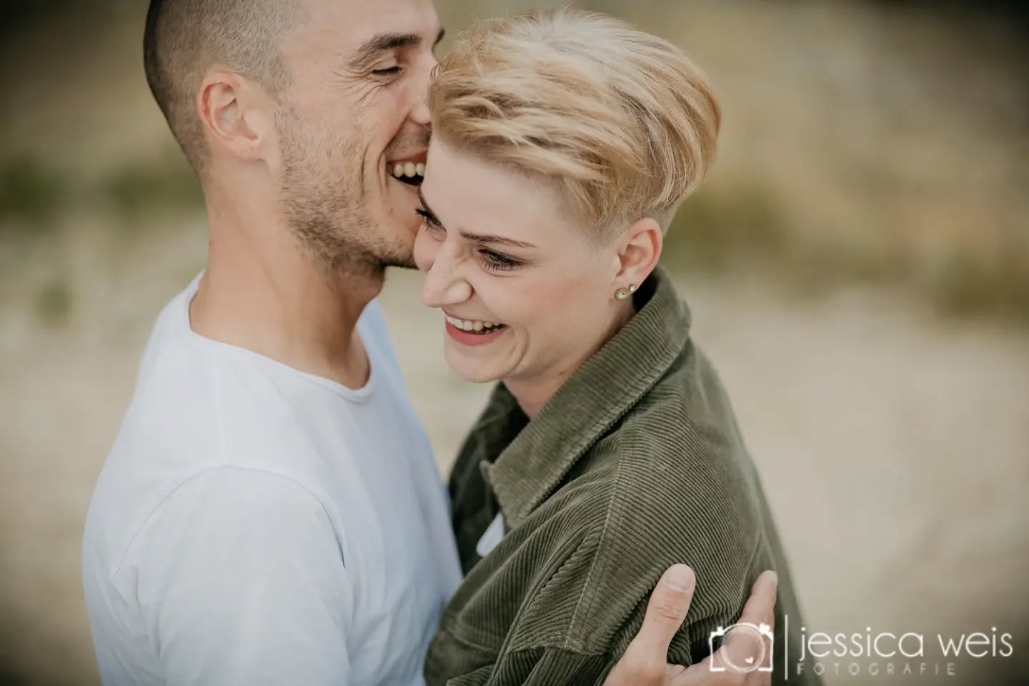 #outdoorshooting #lovethecolors #couplephotography