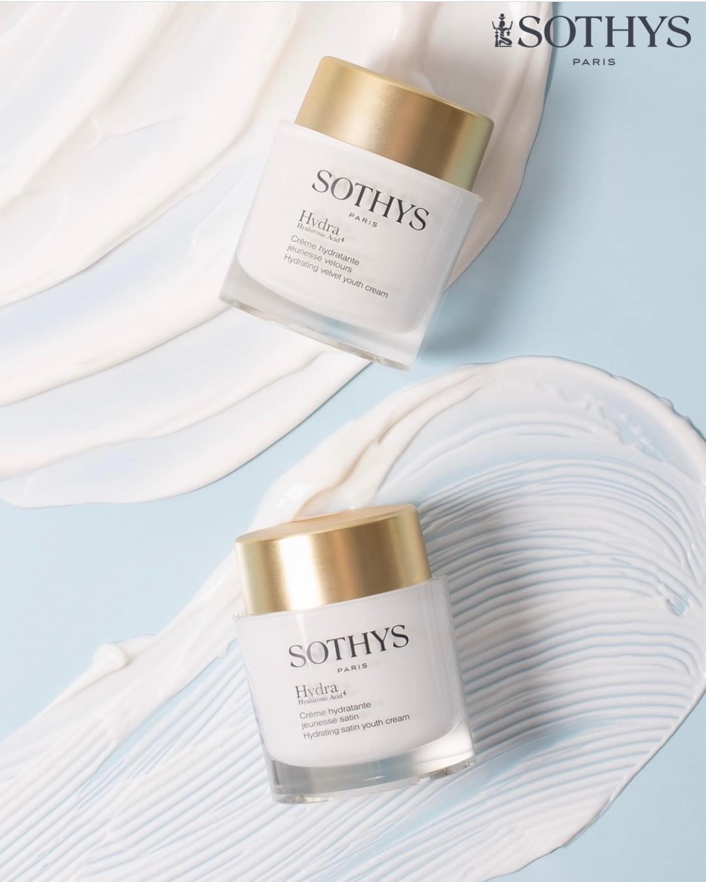 NYHET! Møt Hydra Hyaluronic Acid 4 💦 - 4 X fuktighetsgivende kraft!💧
En fuktet hud med en sunn og sterk hudbarriere vil kunne løse mange utfordringer vi støter på med huden vår ... Derfor er fuktighet hudens no° 1 prioritering uansett alder, hudtype og kjønn!
Sothys sine nye fuktighetsprodukter gir umiddelbar hydrering, beskyttelse og er essensielle for ALLE hudtyper!
☀️/🌙 Serumet kan benyttes under alle Sothys sine kremer! Vi anbefaler hydrating serumet som en kur morgen og kveld over 6 uker (en flaske) for bedre din huds evne til å bevare fuktighet, samt øke hudens egen produksjon av den "utfyllende" hylauronsyren.
💧 Har du normal til tørr hud? Velvet youth cream er for deg! Den er kremet og omsvøper huden som et bekyttende skjold mot dehydrering.
💧 Har du normal til kombinasjonshud? Satin cream passer for deg! Dens fine og delikate konsistens bringer umiddelbar og lett hydrering.
FÅ 50% AVSLAG PÅ SERUM! Vi har fortsatt et parr intro kit igjen på nye Hydra 4 serum og krem 🛍️
#TemaHud #formerennvelvære #Asker #Nesbru #hudpleie #hudpleietips #hudpleieprodukter #sothys #hudpleie #fuktighet #hylauronsyre #hydrering #veganskincare #madeinfrance #antiage #sothysnorway #sothysgudinne #handlelokalt #sothysparis #sothysnorge