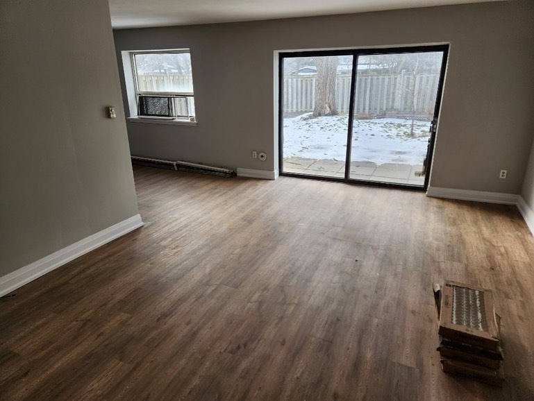 Here are some photos of renovations of a few units in Etobicoke.
Scope:
🔹New luxury vinyl plank flooring
🔹 New baseboards
🔹 New paint colours
🔹 Sanding and refinishing of floors