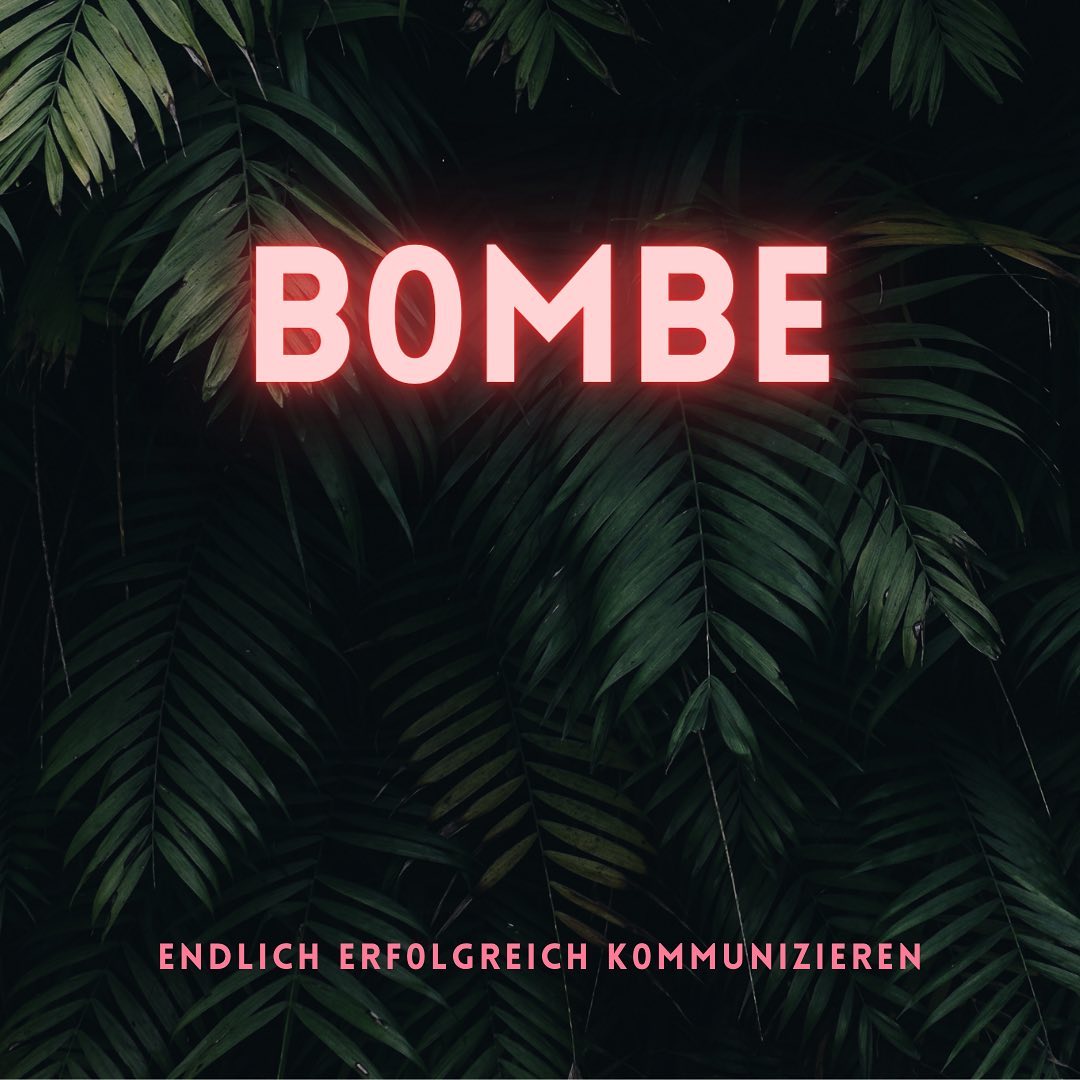 Eskalieren deine Gespräche immer wieder? Möchtest du eigentlich ein klärendes Gespräch, aber es endet wieder mit fliegenden
Tellern?
Bekommt ihr euch immer wieder in die Haare? Kommt nie das an was du eigentlich erreichen wolltest?
Möchtest du das ändern?
Dann lese weiter und entschärfe die Bombe.
Die Zaubermethode bedeutet: Gewaltfreie
Kommunikation.
Hört sich brutal an, ist aber ganz harmlos.
Du formulierst deine Sätze in der Kommunikation mit deinem Gegenüber analog 4 Schritte:
Beobachtung:
Was beobachtest du, was nimmst du wahr?, wichtig!: Ohne den anderen zu verurteilen.
Ganz wertfrei.
Gefühl:
Was fühlst du? Was macht das mit dir?
Bedürfnis:
Was brauchst du eigentlich wirklich?
Bitte:
Um was möchtest du bitten?
Um diese 4 Schritte anhand von Beispielen nachzuvollziehen wische doch einfach nach links.
Natürlich ist es gerade in Konflikten nicht gerade leicht sich an diesen Ablauf zu halten. Da spricht man ja eher von einer unüberlegten Explosion & Das ist auch nicht wild.
Versuche aber, dich an die wesentlichen Punkte zu halten:
-Formuliere „Ich-Botschaften"
-Benenne deine Gefühle und Bedürfnisse
🔜So wird aus einem Konflikt eine lösungsorientierte Kooperation . Viel Spaß damit.
Und denk daran: Es ist noch kein Meister vom Himmel gefallen! Ubung macht den Meister.
#lifehacks #Lebenskniffe #psychohack
#gewalfreiekommunikation #marshall #deeskalation
#konflikt #kommunikation