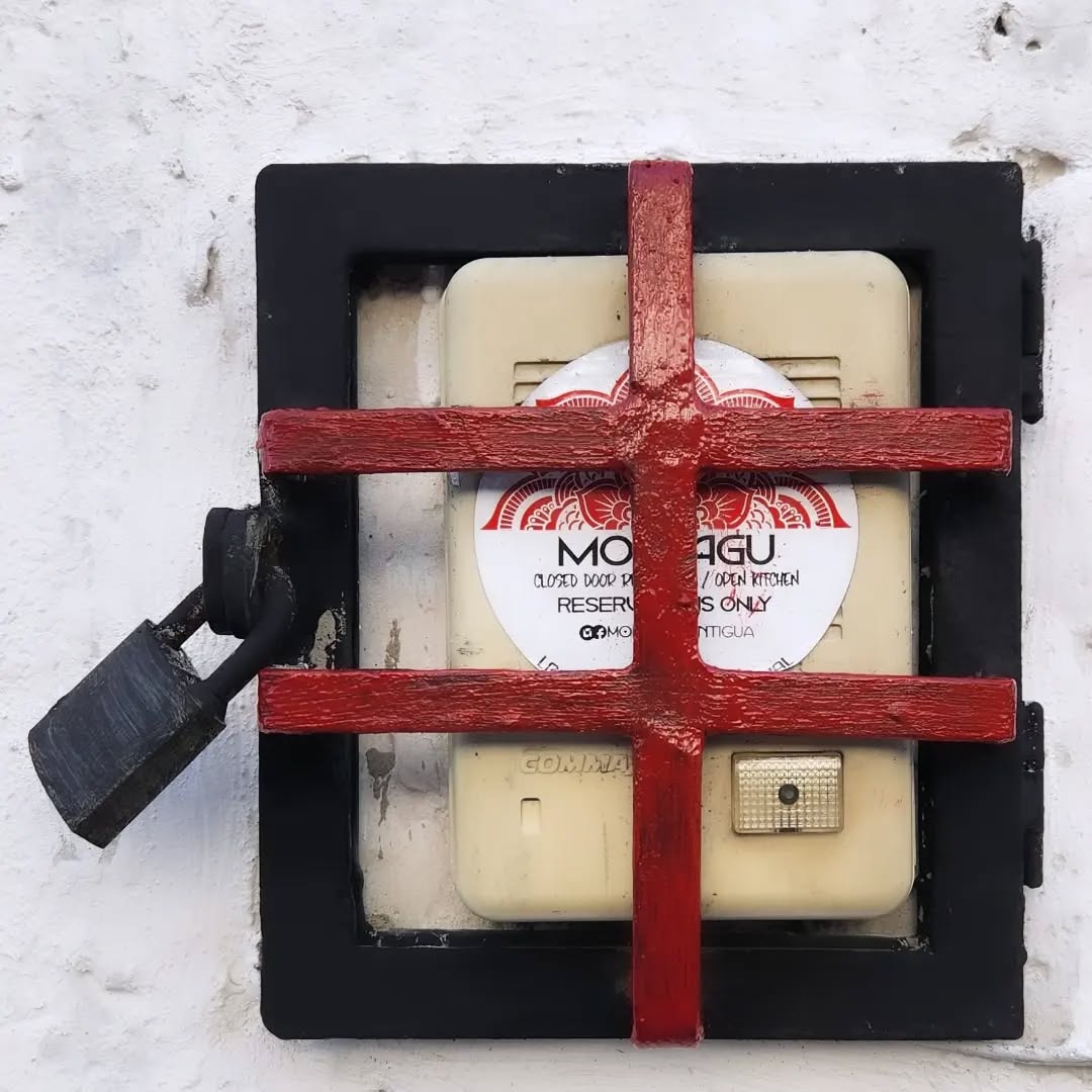 You know what to do!
Open Kitchen / Closed Door Restaurant
#speakeasy