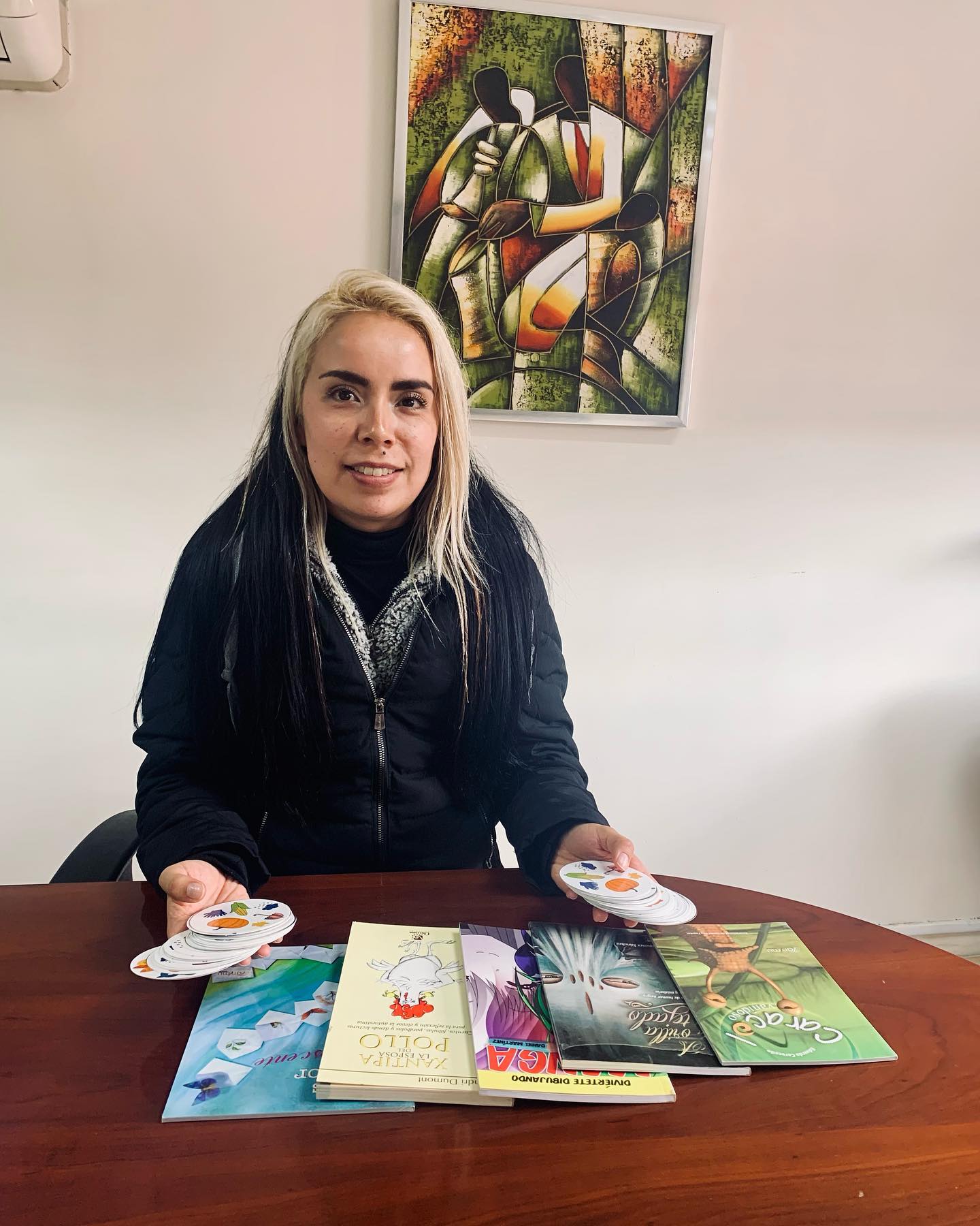 Gracias por participar, aquí la entrega del paquete de libros y un premio especial que se llevaron los ganadores de la dinámica realizada.
Tendremos otra en los próximos días, estén atentos. #kailasformacioneducativa #neurociencias #aprendizaje #educacion