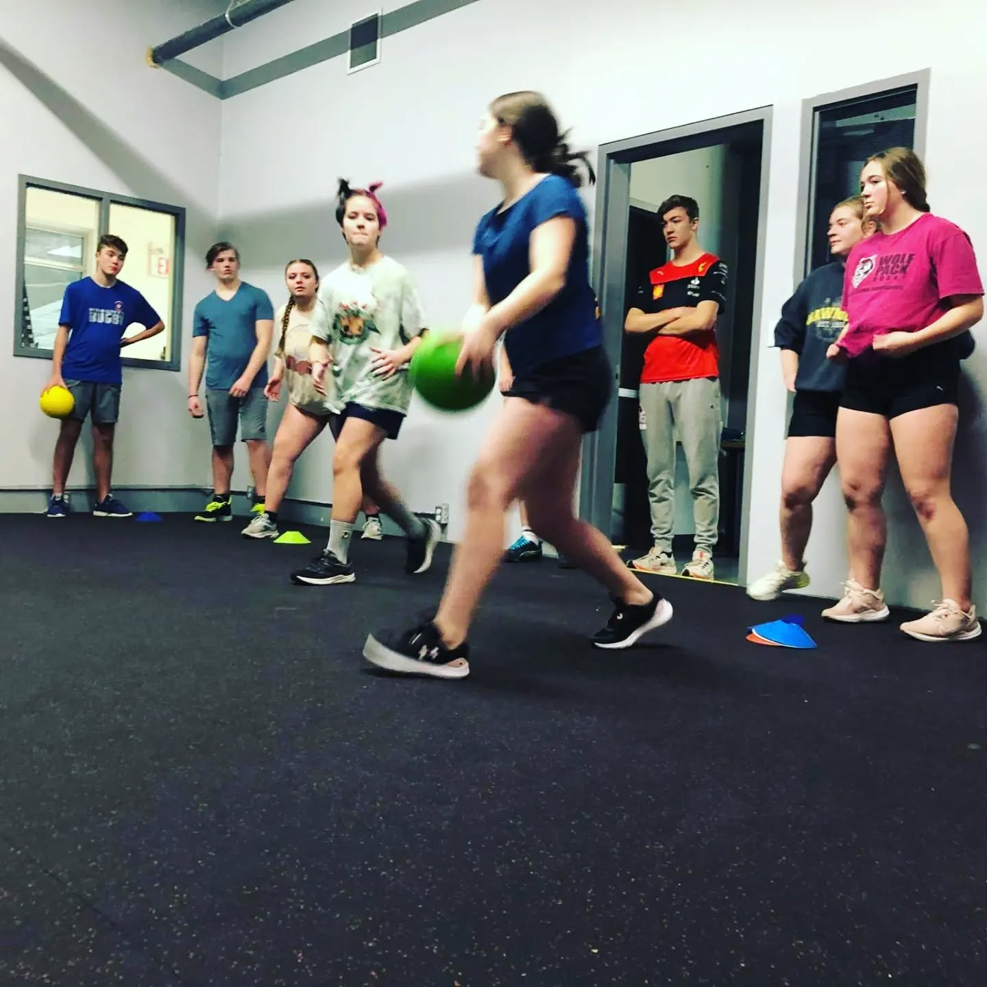 Crew is working hard, keep it up!!
#wintertraining #rugby #rugbyincanada #rugbincochrane #rugbyalberta #rugbycanada #cochranesports #bowvalleyrugby #bowvalleysport #trainingtobeanathlete #training #spraylakes #active #offseasontraining #offseason
www.rockymountainrugbyacademy.com