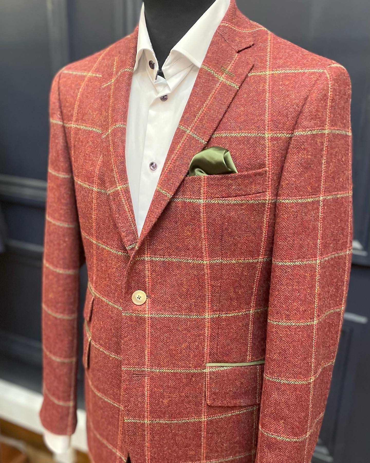 Tweed Jacket. Made just for Turner & Hares. Classic with a kick. #englishtweed #tailoring #cheltenhamraces #cheltenhamfestival #tweedjacket #cirencestershopping #cirencesterlife #cotswolds #cotswoldslife #shoplocal #independentshops #turnerandhares