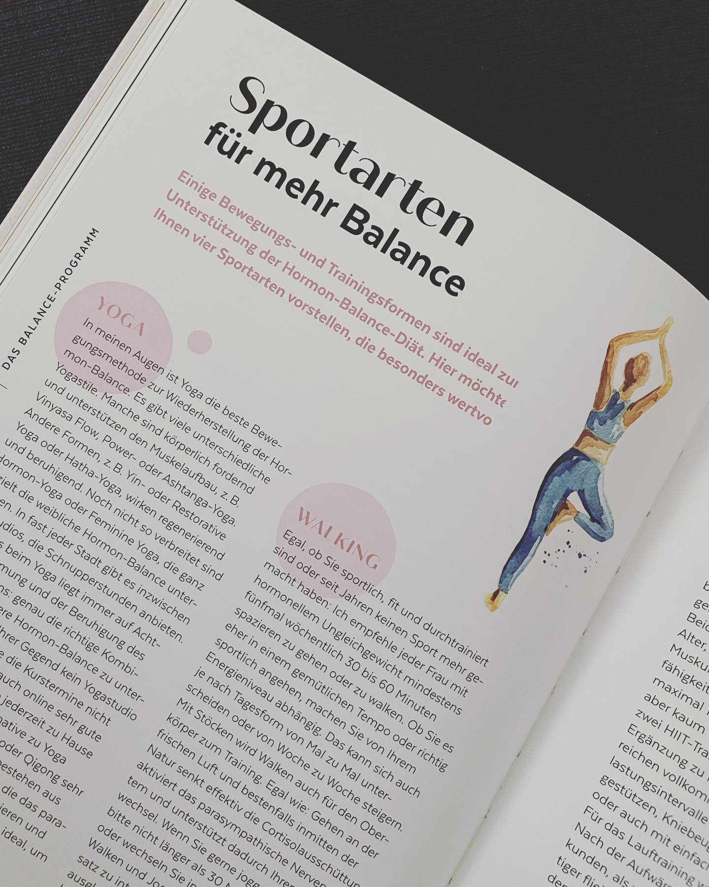 „Weniger ist mehr“ während meinen Recherchen für die Diplomarbeit bin ich immer wieder auf diese Worte gestossen 🤔
Ein Beispiel dazu beim Sport 👯
Du gehst täglich zum Sport, quälst dich durch lange und intensive Trainings, reduzierst Kalorien und trotzdem siehst du kein Ergebnis ❔❔❔
Grund dafür kann die Cortisol-Ausschüttung sein 👆🏻
Cortisol ist ein Fettspeicherhormon. Dies wird bei Stress ausgeschüttet. Intensiver Sport = Stress 
➡️ Der Körper geht in den Überlebensmodus und speichert Fett, statt es zu verbrennen! 
Mit zusätzlich kalorienarmer Ernährung und wenig Regenerationszeit kann es ein hormonelles Ungleichgewicht auslösen/verstärken 🤦♀️
➡️ Je stärker das Ungleichgewicht und je gestresster, desto eher gilt „weniger ist mehr“ 🙌🏼
In erster Linie soll das Training uns Energie geben 💪🏼 körperlich und geistig in Balance bringen. Beweg dich mit mehr Freude, intuitiv und ohne Druck… Du wirst sehen, dein Körper verändert sich zum Positiven ✨ 
Bist du unsicher? Fehlt dir das Vertrauen? Brauchst du Unterstützung? 🤔
Gerne helf ich dir dabei, deine Balance zu finden und wieder mehr Leichtigkeit zu spüren 🙏🏻