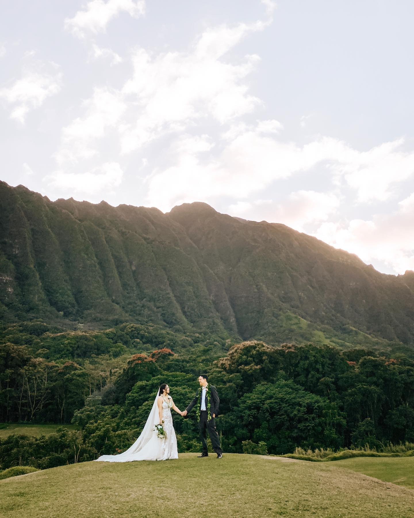 “An enchanted moment, and it sees me through. It’s enough for this restless warrior, just to be with you.”
Congratulations to Anna & William! 💍
Coordination: @lilikoi.lane
Venue: @koolauballrooms
Flowers: @cocolanigardens
HMUA: @cherbumakeup
Men’s wear: @vowsbridalandformals