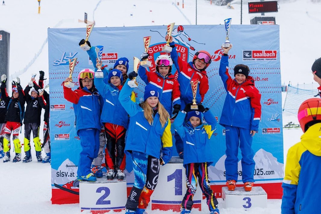 Medaillen Regen für unsere Kids!🥉🥈🥇
Kitzsteinhorn Kindercup Saalbach Hinterglemn U-Bahn
🥇Elisabeth Gensbichler
🥇 Felix Mair
🥇 Sophie Schachner
🥈 Johanna Hasenauer
📸Privat
#nachwuchs #kinderrennen #kidsracing #Kindercup #scsaalbachhinterglemm #saalbach2025 #saalbach #homeoflässig