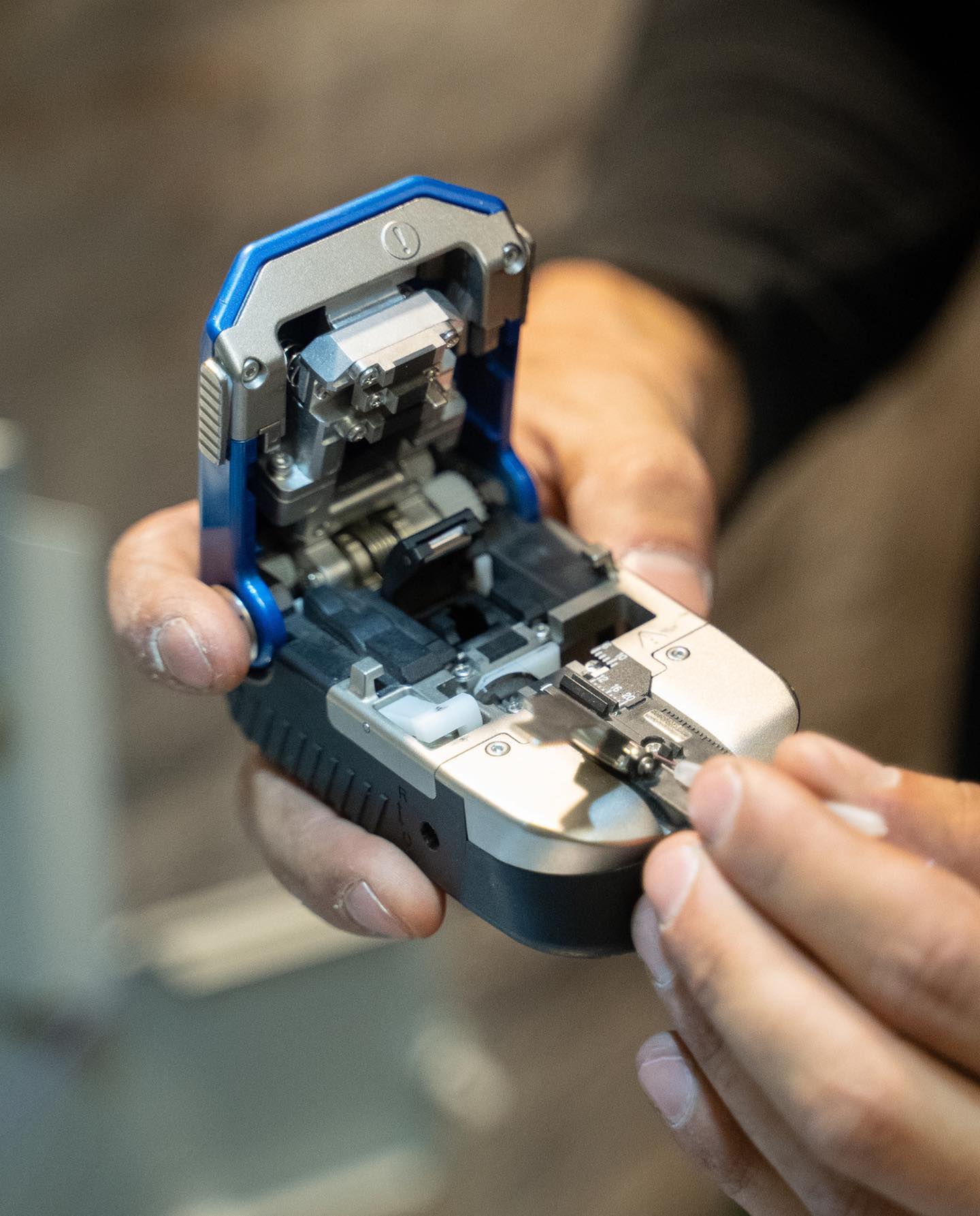 ⚡️A-NET ~ Fiber • Telecom • IoT
💻 www.a-netservice.be to view our full content on their website.
Shoot was made possible with a custom offer. A full 2-DAY shoot.
#fiber #telecom #telenet #metrawhub #iot #telecommunicatie #antwerpen #antwerpen #hasselt #belgium #video #photocontent #carousel