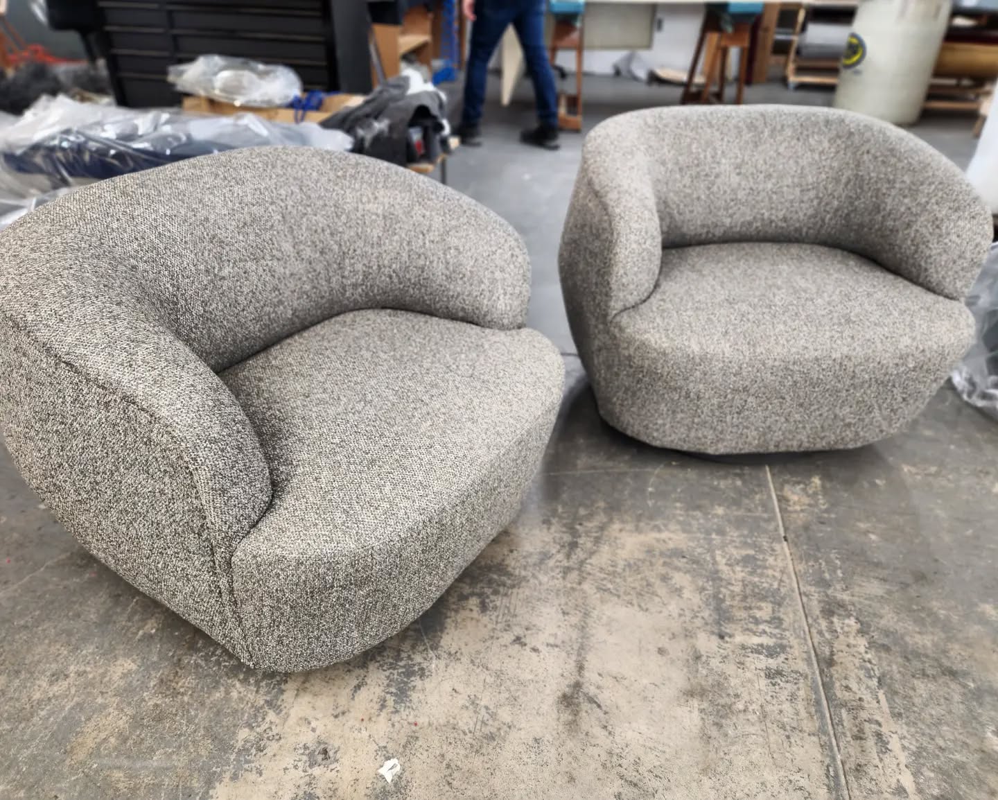 Hello 2023. Hello pair of swivel chairs that look like they're wearing the Swuit™-- you know that fabric intersection of both crazy cozy and soft but still tailored and clean lined? It's like a chair-y dream come true.
Get your Swuit Swivel Chairs™ today, sold wherever Swuit Swivel Chairs™ are sold (Martin Industries. They're sold at Martin Industries)
.
.
.
#customfurniture #customupholstery #phillyinteriordesign
#philadelphiainteriordesign