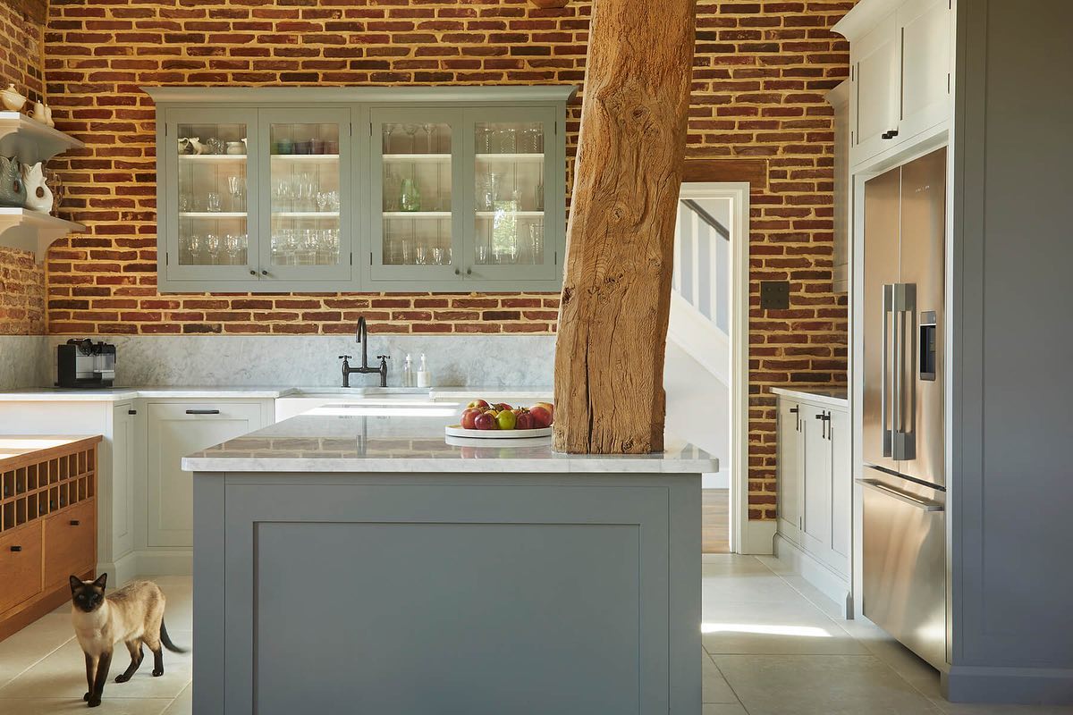 How about this for a stunning kitchen full of character and texture? It’s from the portfolio of my new client @alistairflemingdesign who specialise in truly exceptional, handmade kitchens.
The kitchen was cleverly designed to work around an ancient oak support, featuring pale carrara marble worktops and cabinetry painted in @littlegreenepaintcompany French Grey.
Alistair Fleming Design have brought me on board to help rewrite their website. Their approach to each bespoke kitchen they make is uniquely personal. And they’re adept at combining traditional cabinetmaking techniques with cutting edge, innovative design.
It’s been a real pleasure getting to know the team as I find out more about what they do, why they do it, and how they create such extraordinary results.
Swipe left ⬅️ for more shots of this gorgeous kitchen
@1690coachhouse
#interiorswriter #propertywriter #copywriter #interiorsjournalist #contentwriter #copywriting #interiorscopywriter #interiordesign #designinspo #interiorinspo #interiors #luxuryinteriordesign
#interiorsblog #homeinteriors #homeinspiration
#interiordesign #kitchendesign #luxurykitchendesign #bespokekitchen
