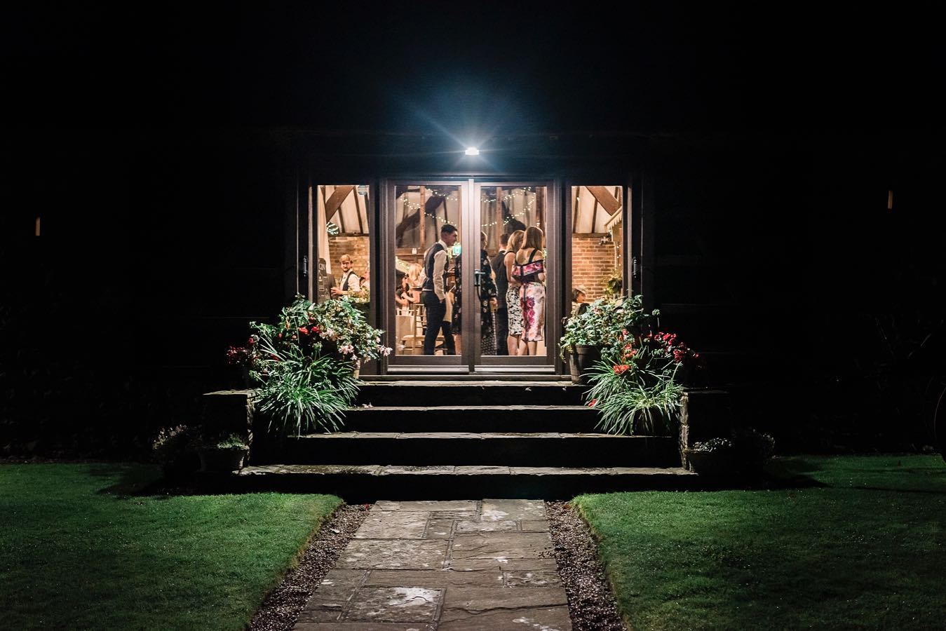 I love telling stories!… Sometimes one image can tell a lot by itself!
@allingtoncastleevents
…
#storyteller #thestorieslab #weddingstories