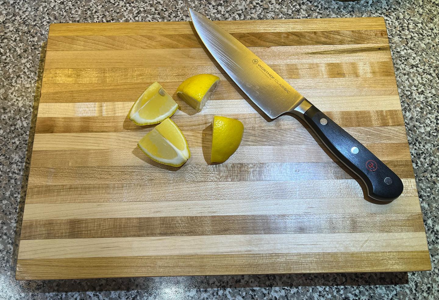 Lemon for the seltzer water!
10in x 14in Board
#cuttingboard #hickory #maple
