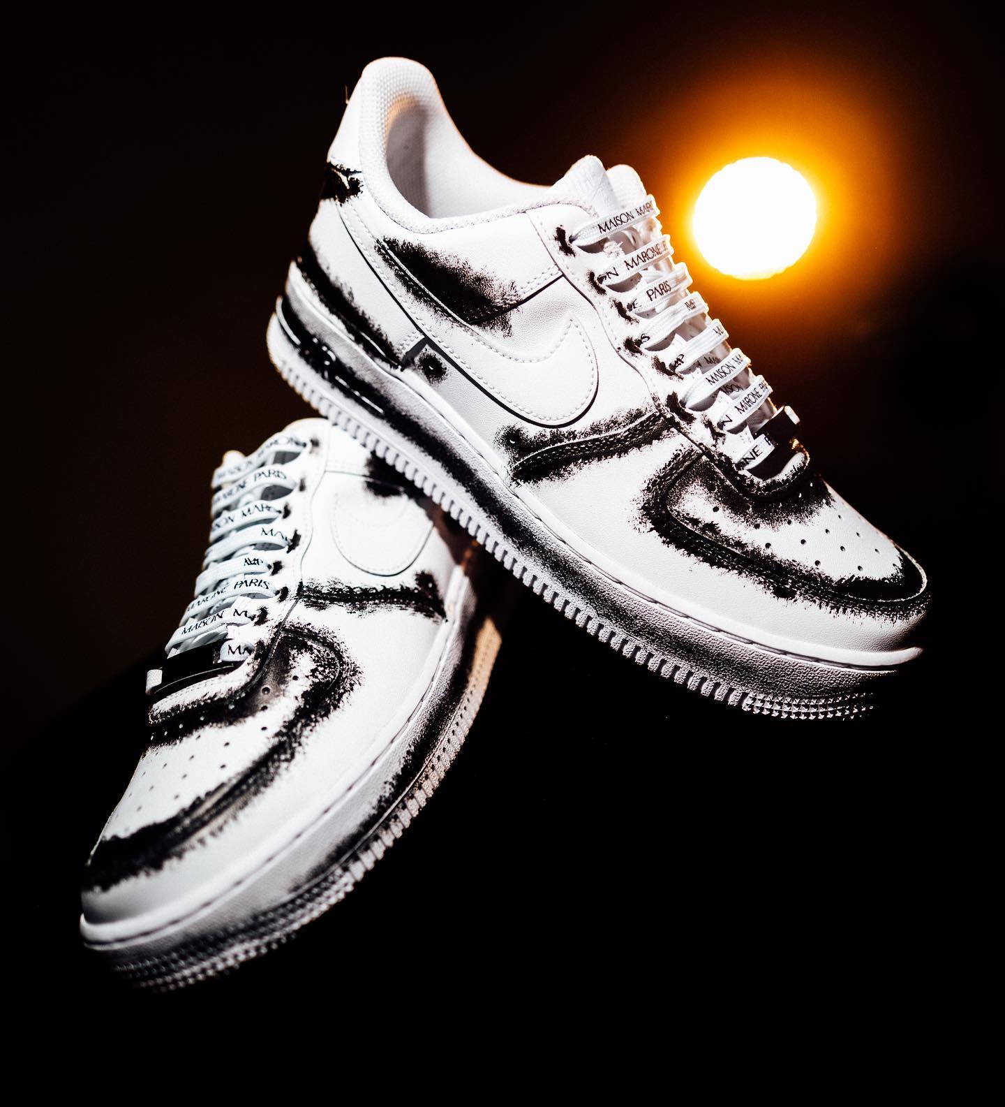 Letโs turn it black/white โญ๏ธ
#maisonmarone #kickstagram #sneaker #sneakeraddict #sneakerfreaker #sneakerplaats #kicks #kicksoftheday #sneakercommunity #instasneakers #sneakerheads #igsneakercommunity #sneakerporn #customfashion #customsneakers #customkicks #customshoes #shoeartist #shoeart #customtrainers #airforce #customairforceones #paintedshoes #customised #customisedkicks #handpaintedshoes #handpainted #sneakerartist #customaf #sneakerart