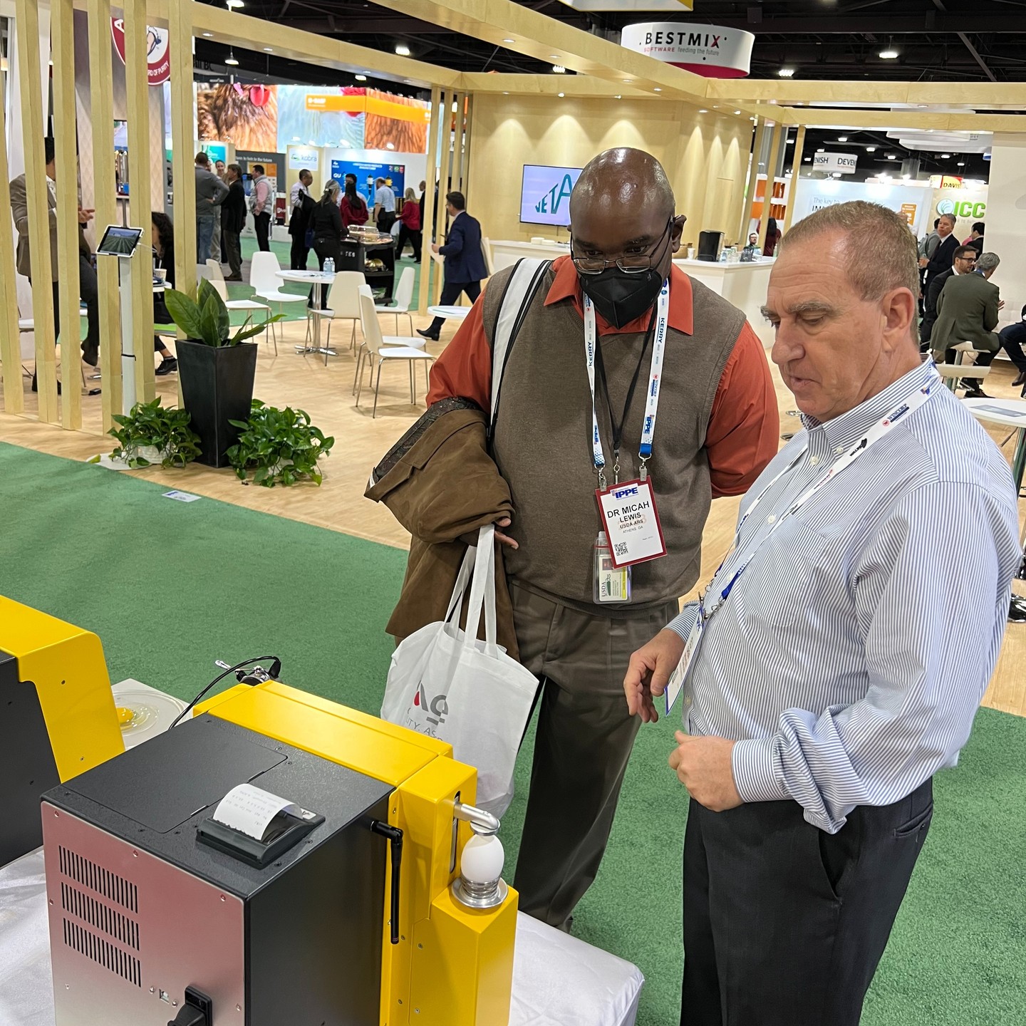 💯😍🎉We had honor of Dr. Micah Lewis from USDA ARS visiting our booth at IPPE!❤️
#eggtester #haughunit #haugh #egganalyzer #eggforcereader #eggshellthicknessgauge #thicknessgauge #digitalhaughtester #wirelessegg #wirelesseggs #smartegg #smarteggs #electronicegg #electroniceggs #eggquality #eggqualitytesting #eggtesting #cracklessegg #cracklesseggs #eggtesterultimate #eggtesterplus #ESTG #DSMColorFan