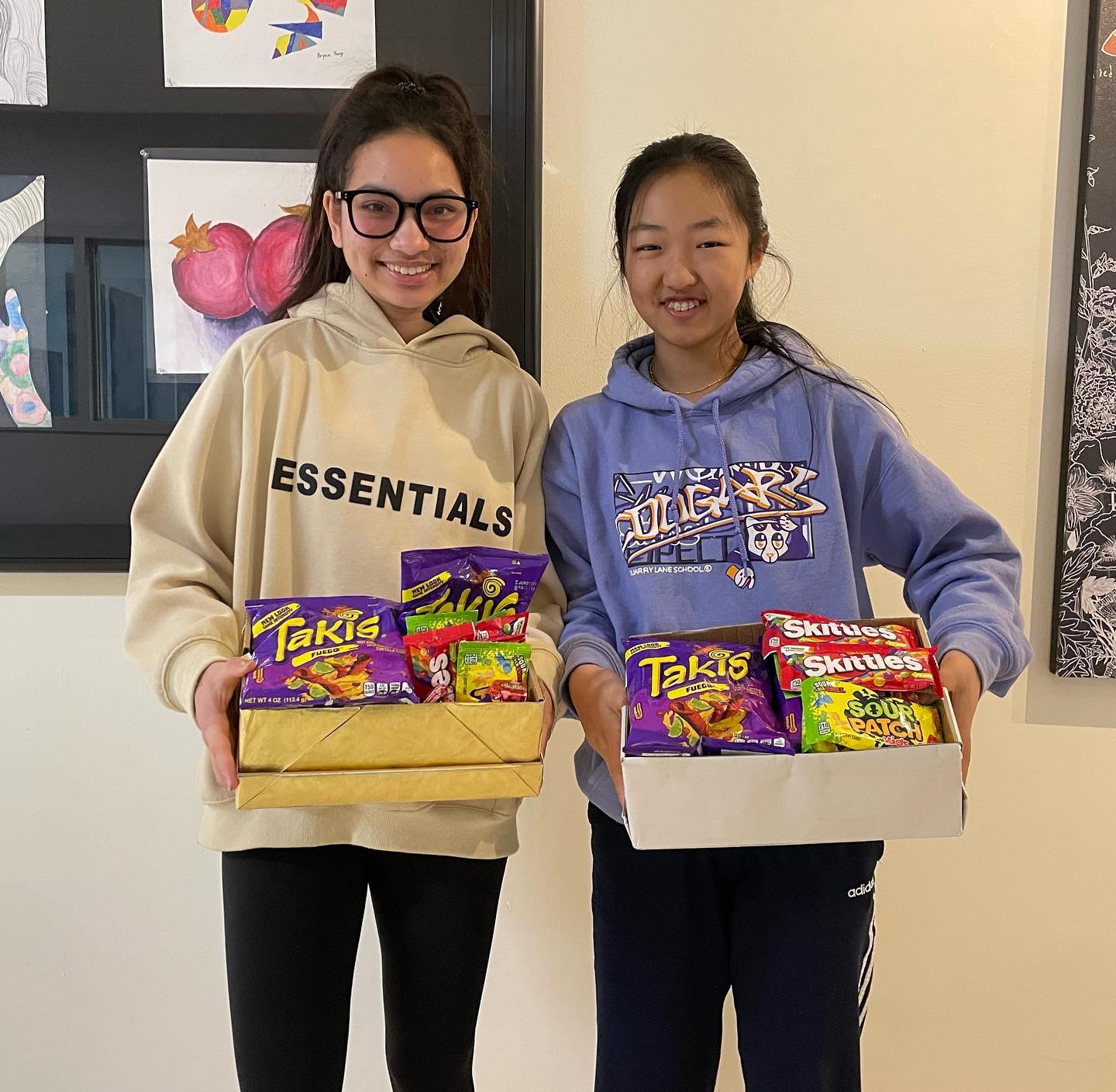 Insiya and Tiffany are our sellers for both this week and next week! If you would like to purchase some snacks, you can find them around the halls 🍫🍬
Prices:
> Takis $5
> Ruffles $3
> Candies (Sour patch, skittles, gummies) 1 = $3, 2 = $5