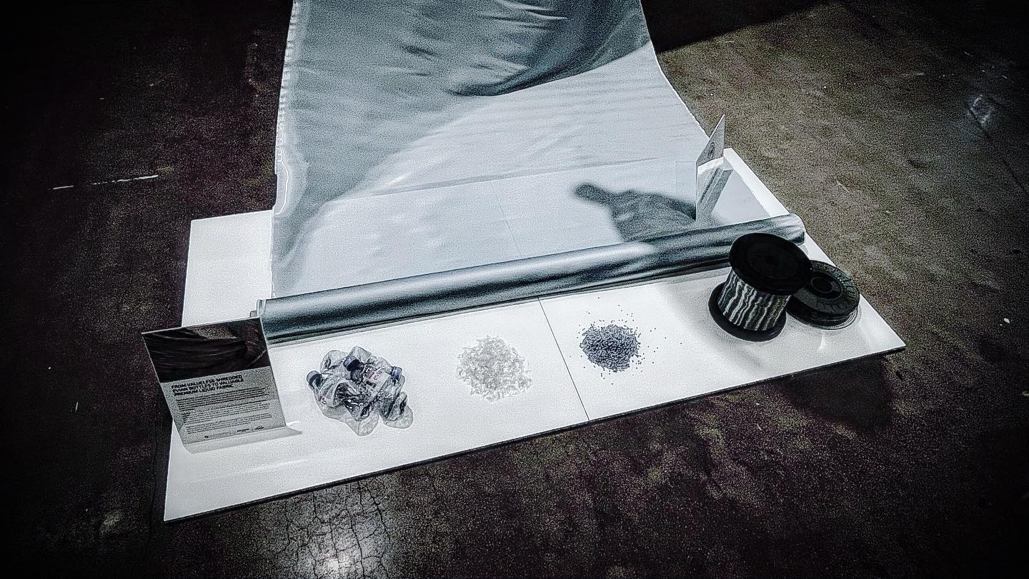 The step-by-step upcyling process of the @evianwater bottle waste that cannot return to the loop of bottle production, into a premium fabric.
Material development partner @official_ruffo_coli @iwk.ost
#recycling #upcycling #recycleplastic #recycledfashion♻️ #upcyclingfashion