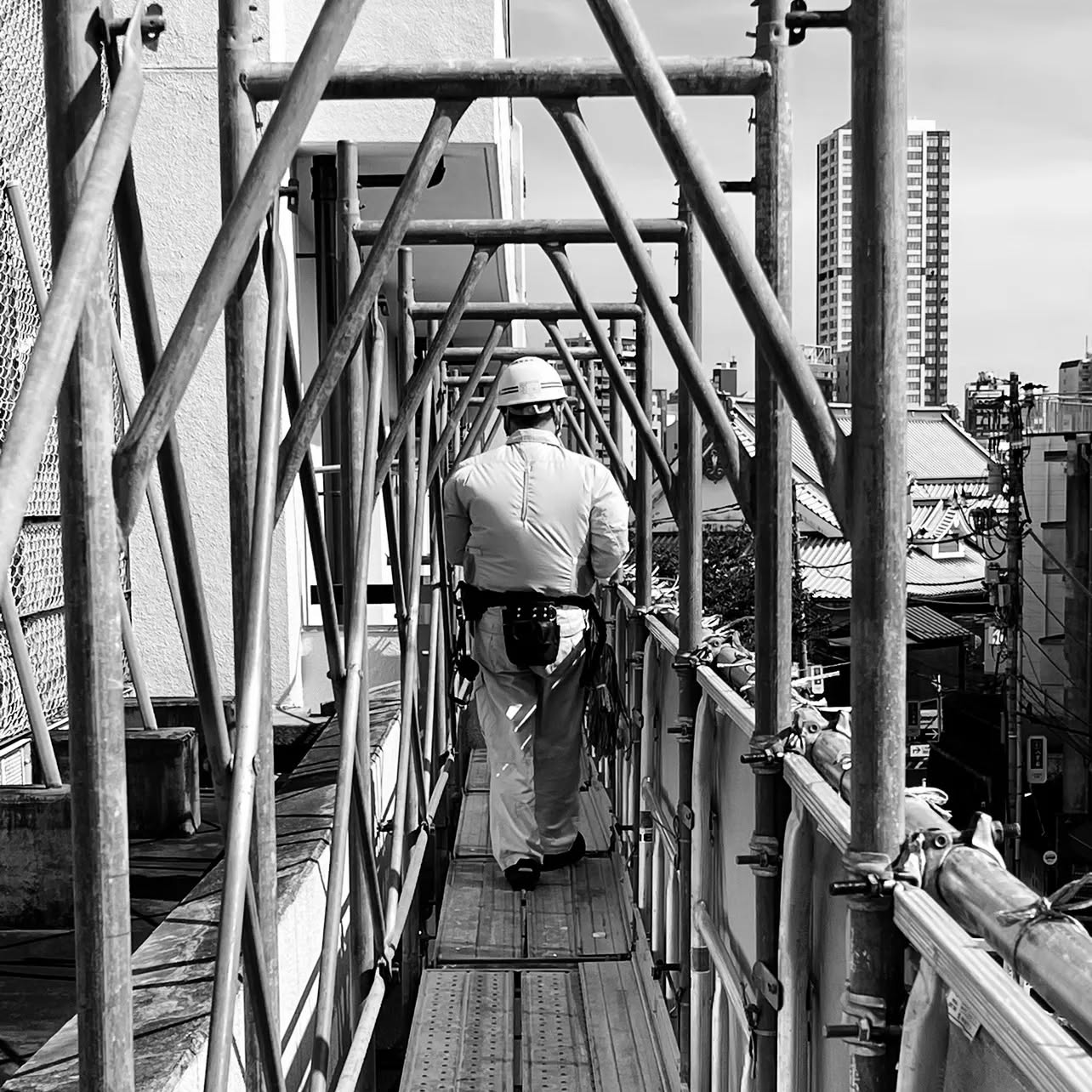 .
- No.008-
現場には職人にしか分からないかっこよさがある。
#働く男の背中はカッコいい
#椋樹工務店 #mukunoki #埼玉 #saitama #japan #新築 #リフォーム #建設 #工事 #建設現場 #建造
#新築工事 #写真 #photo #photography
#photographer #camera