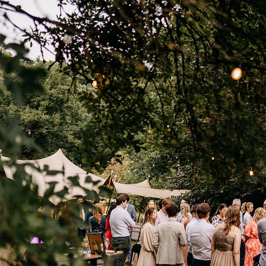 Een klein beetje lentekriebels 🌸 en een bom vol energie voor het komende seizoen! ❤️🔥
📸 credits: @hannekelchtermansphoto
#kachet #wedding #magic #weddingvenue #eventvenue #akachetvenue #kachet #private #meeting #eventplanner #catering #cachecour #houthalen