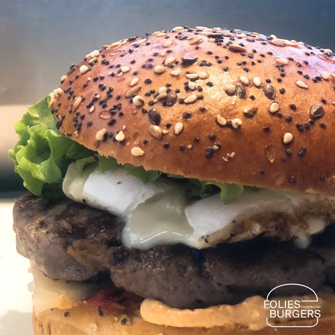 Burger du Mois
Tomme Vaudoise, oignons rouges, mayo au poivre, steak haché, salade et confit d’oignons