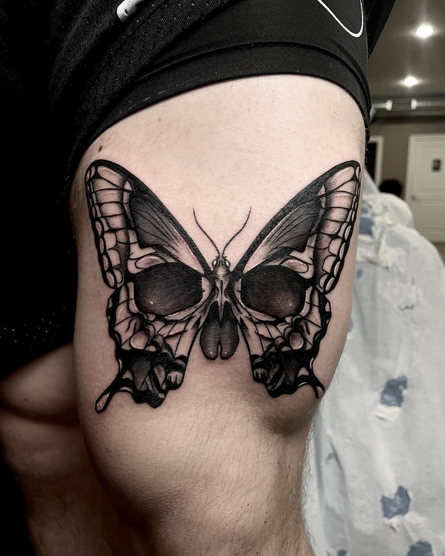 Done by kyleigh! If interested in seeing more follow @kys_ink