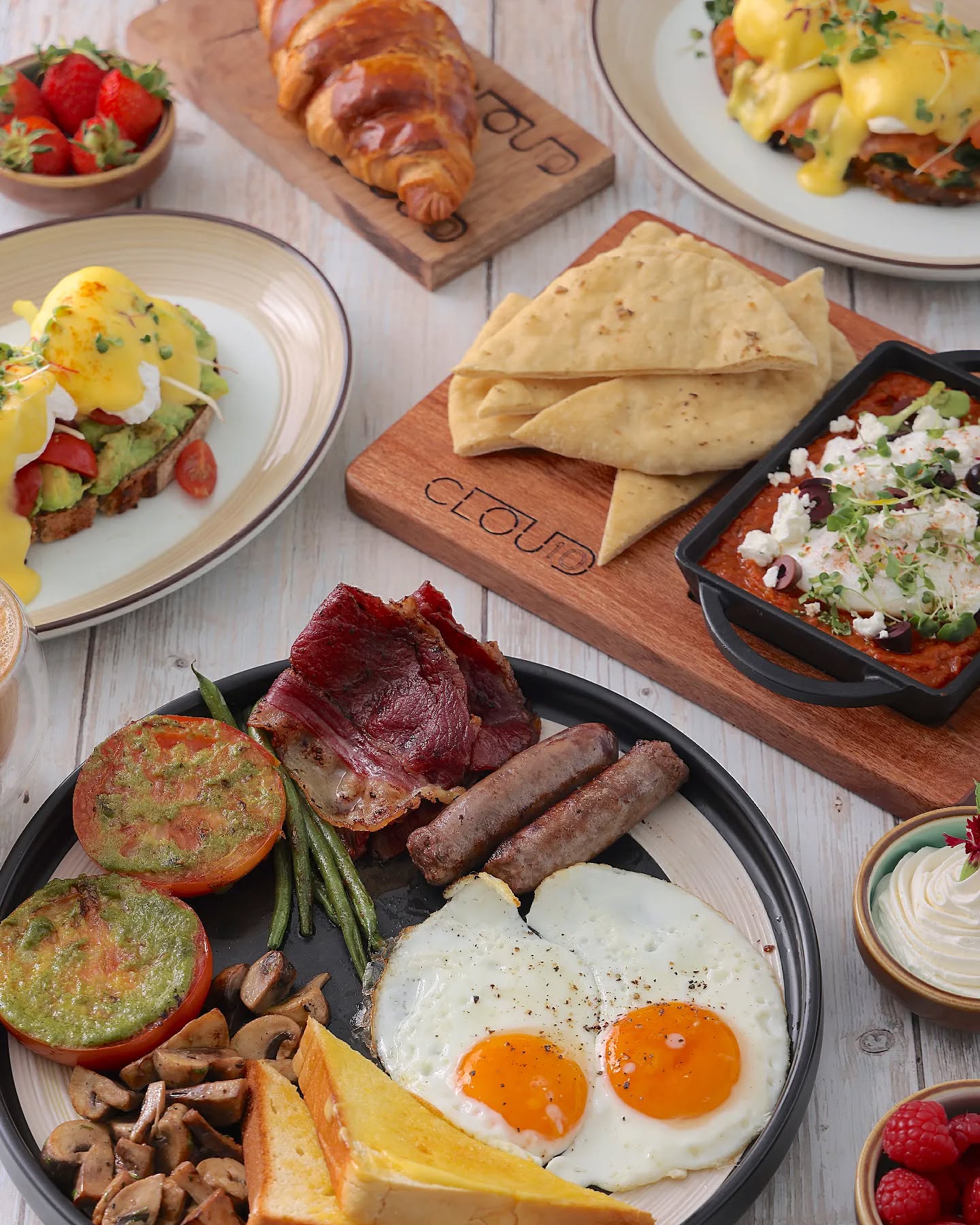 Starting the weekend off right with a delicious and satisfying breakfast spread 🍳🥞
#CloudHubResidences #Clould10Dubai #WeekendVibes #BrunchGoals"