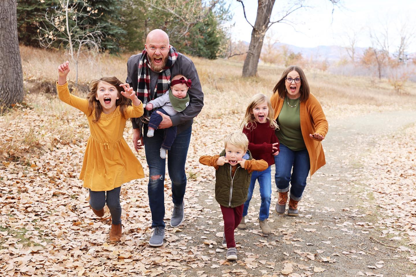 Looking to get some family photos this summer? Click the link in my bio to schedule your family’s photo session today!