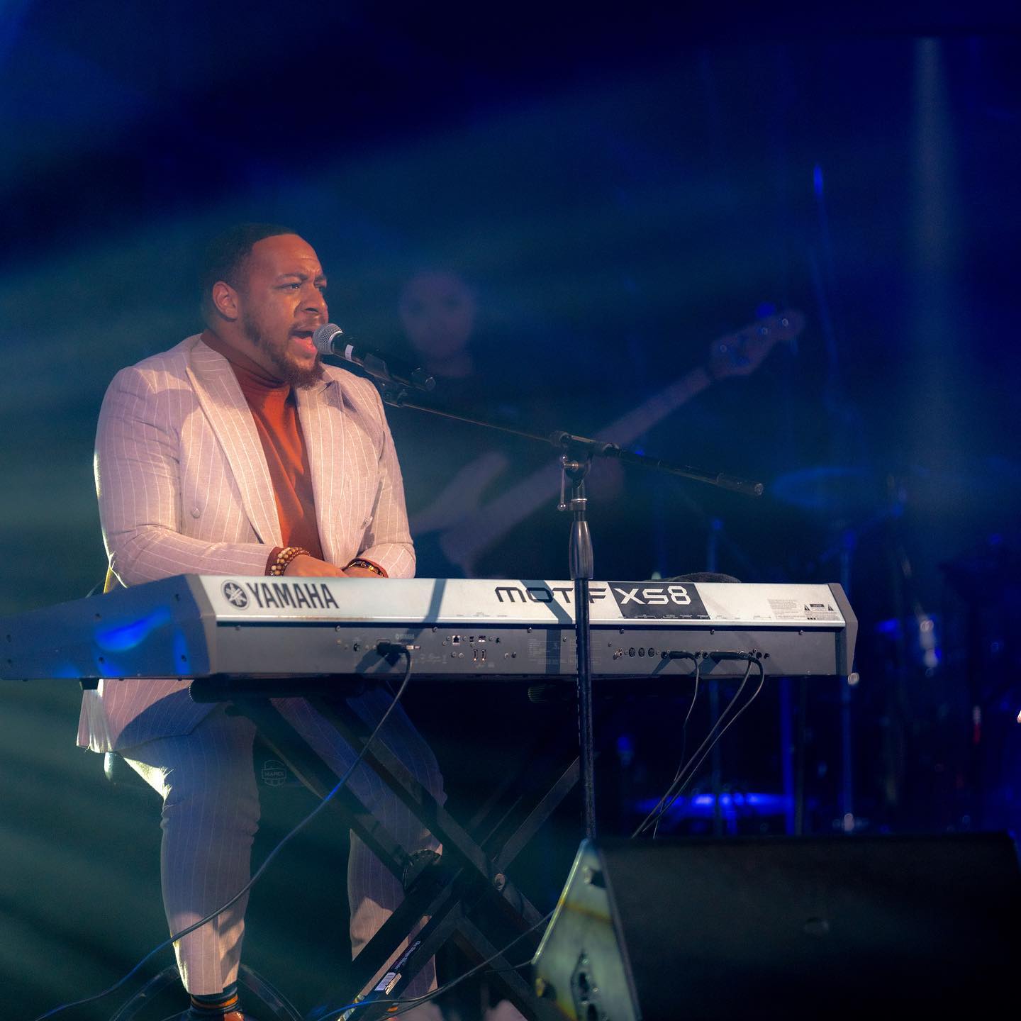 I used to want to do music to be cool (ok let’s be honest I still wanna be cool 😩🤦🏽♂️😂 lollll) ⠀
But I REALLY do music because it’s my safe space. Sometimes I can sing my thoughts and feelings better than I can SAY them. My dreams, joys, tears, and fears all get to come out when I write, play, and sing. When my heart is overwhelmed, music relieves the pressure and helps me turn mess to melody, trials to triads, chaos to compositions, stress to songs, and tears to tunes.⠀
⠀
I don’t know what will become of my music career, but what I DO know is that I’ll keep coming back to my safe space behind the piano as often as I can, and I’ll sing my way through life…and hopefully someone will hear it, feel seen, and be inspired to sing their way through life, too. ⠀
⠀
📸: @fullerseminary