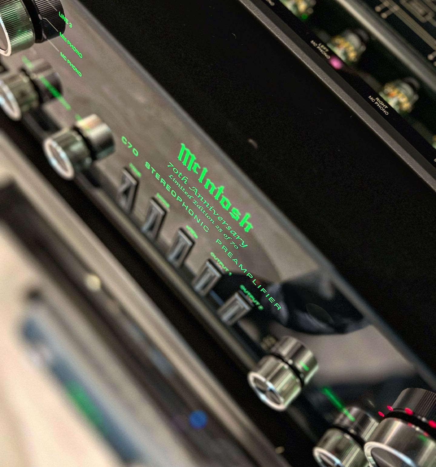 Little Sunday jam session -
-
-
-
-
#electronicconcepts #hifi #audiovideo #bowersandwilkins #2channel #amps #speakers #meridian #anthem #audioquest #mcintosh #mcintoshlabs #vinyl #luxury #luxurysystems #stereo #hiresaudio #audiophile #luxurylifestyle #magico #HRS #hifispeakers