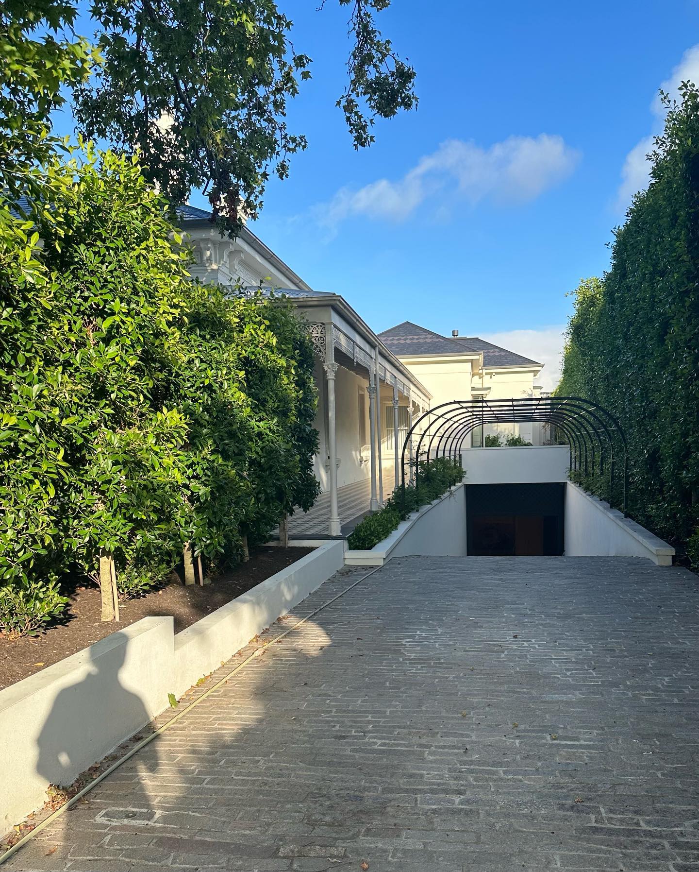 Roadsawing a car turn table in this magnificent garage today in Brighton.
#cuttingforce #cutting #tyrolit #hilti #australia #melbourne #gippsland #traralgon #coredrilling #cutting #grinding #concrete #scaning #flushcutting
#ringsawing #wiresawing #handsawing #roadsawing #generator #furphy #site #construction