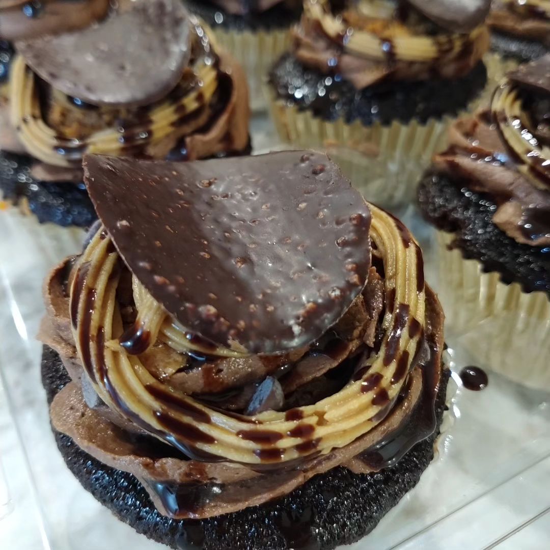 Chocolate Butterfinger Cupcakes
$22.00 minimum two dozen.Currently Accepting Orders via DM. Orders can be placed also via my website (links in my bio) or you can reach me via the contact button on my profile.# #duvalfoodie #duvalfoodtcookingwithl ove #cheflife #bla#foodieckcooks #southerneats #supportblackownedbusinesses#cookingwithlove #cheflife #bla#foodieckcooks #southerneats #supportblackownedbusinesses #homemadefood #southernfood #homemadefood #southernfood
#duvalfoodies #duvalfoodruck
#jacksonvillefood #jacksonvillefoodies
#jaxksonvillefoodie #jacksonvillefoodtru #jacksonvillefoodies
#jaxksonvillefoodie #jacksonvillefoodtrucks