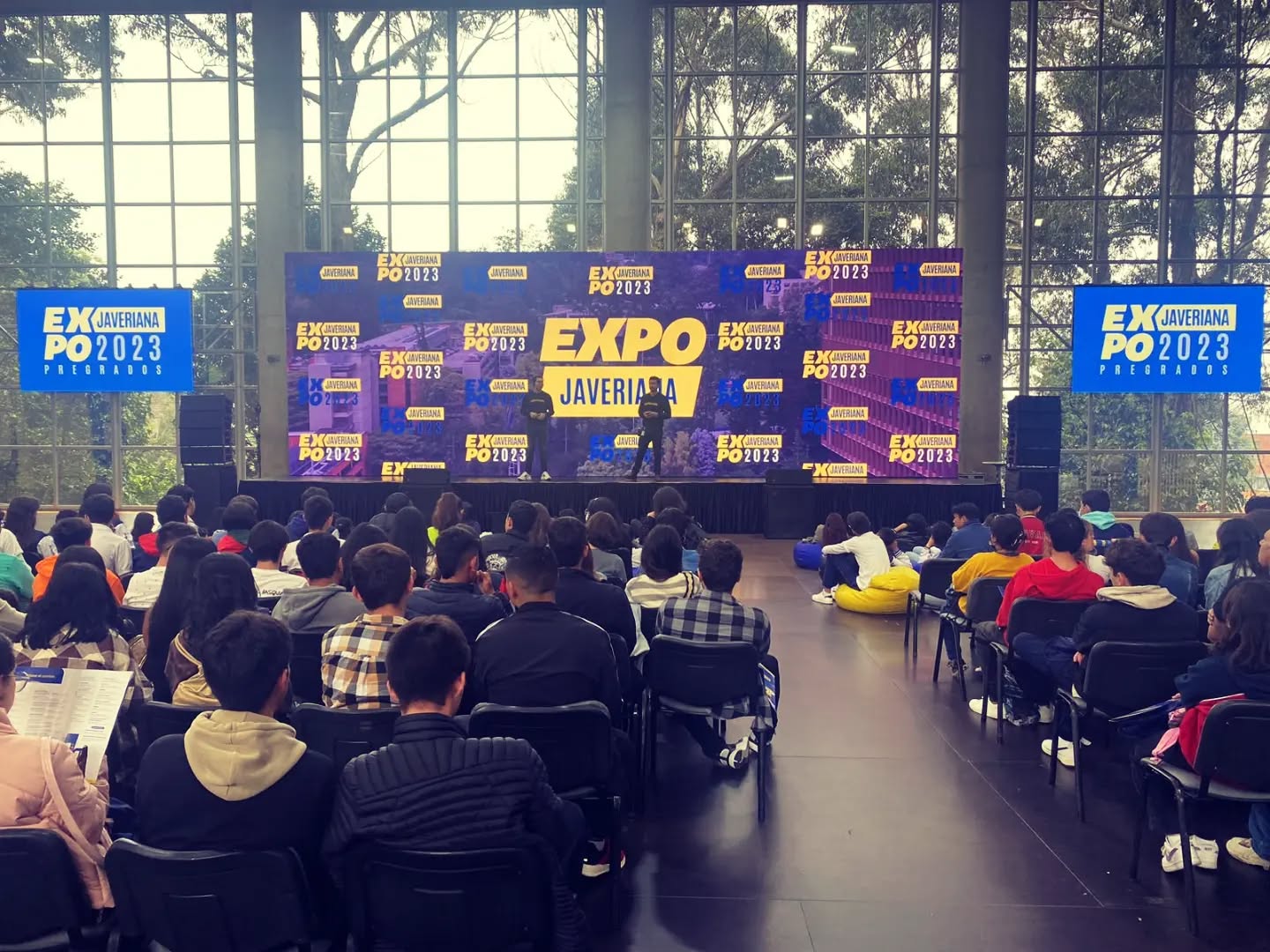 Expojaveriana, hoy cerrando con gran éxito, una semana con mucha tecnología , zona de experiencia Led 3D inmersiva, VR grafiti, Photo booth con inteligencia artificial, y todo el apoyo técnico para un gran evento, gracias al equipo de la Universidad Javeriana por invitarnos a hacer parte de este proyecto. #unijaveriana #vinilolab #led3d #3ledinmersive